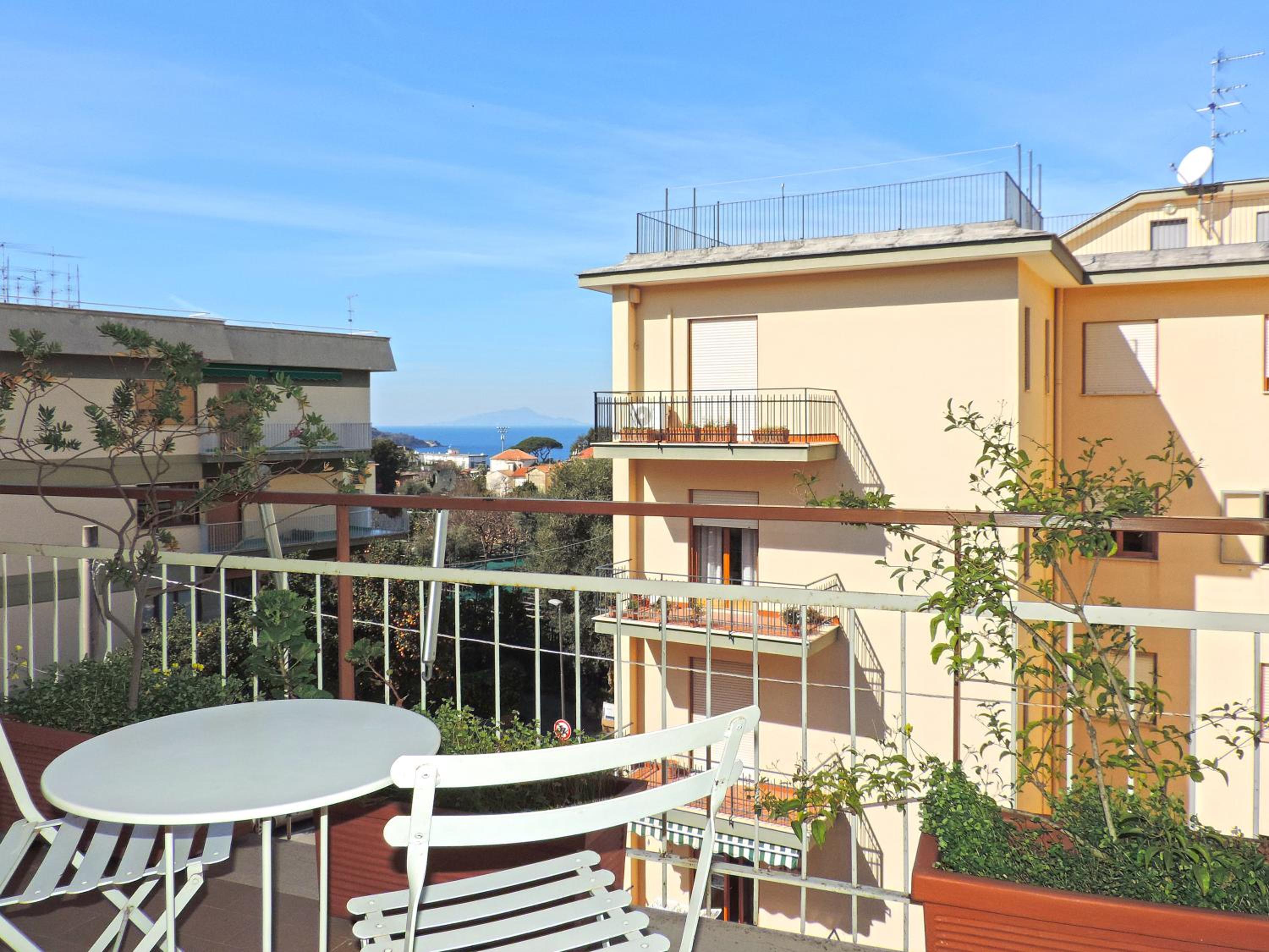 Deluxe Double Room with Balcony and Sea View - Photo 8