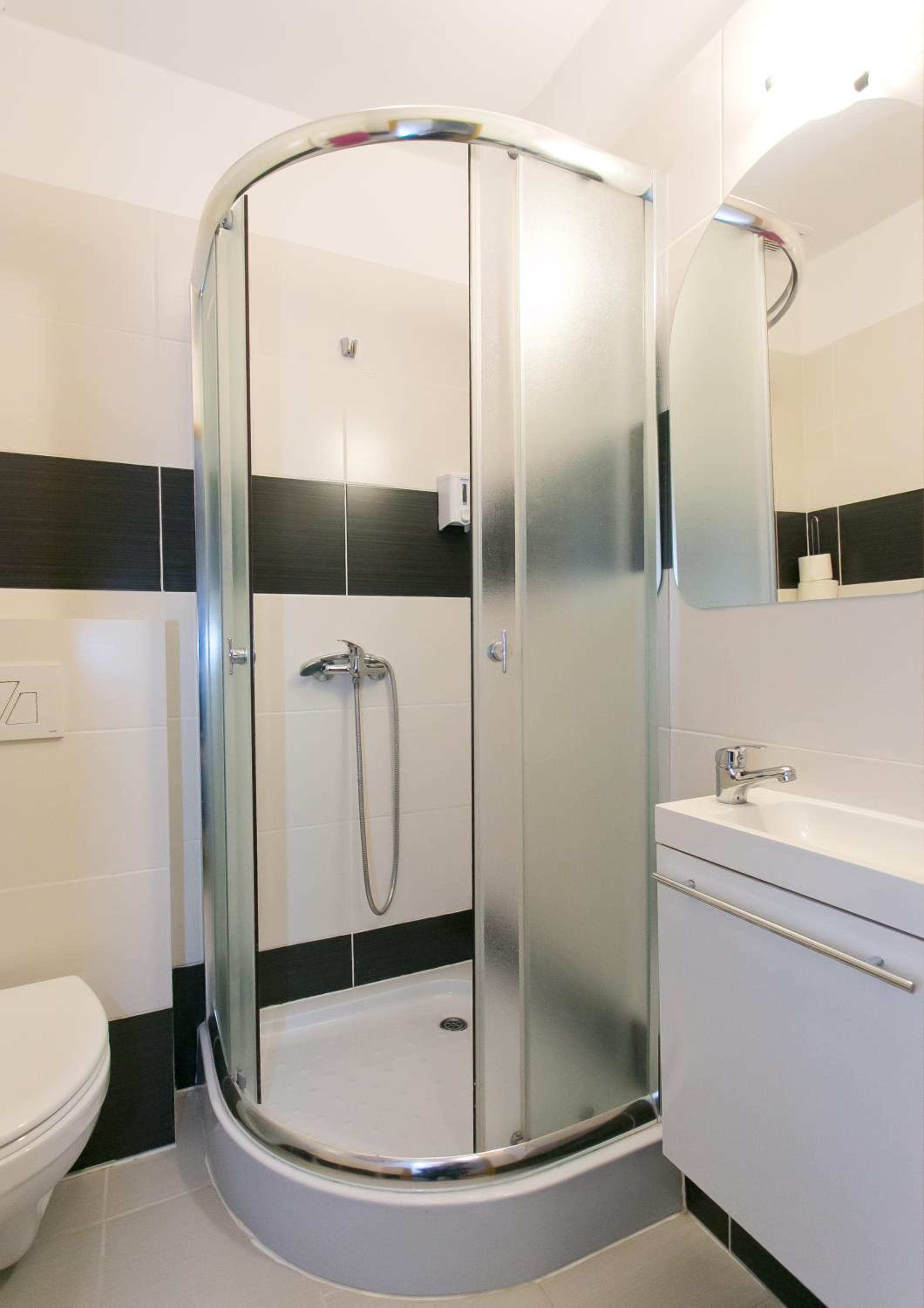 Double Room with Balcony 2 - Photo 7
