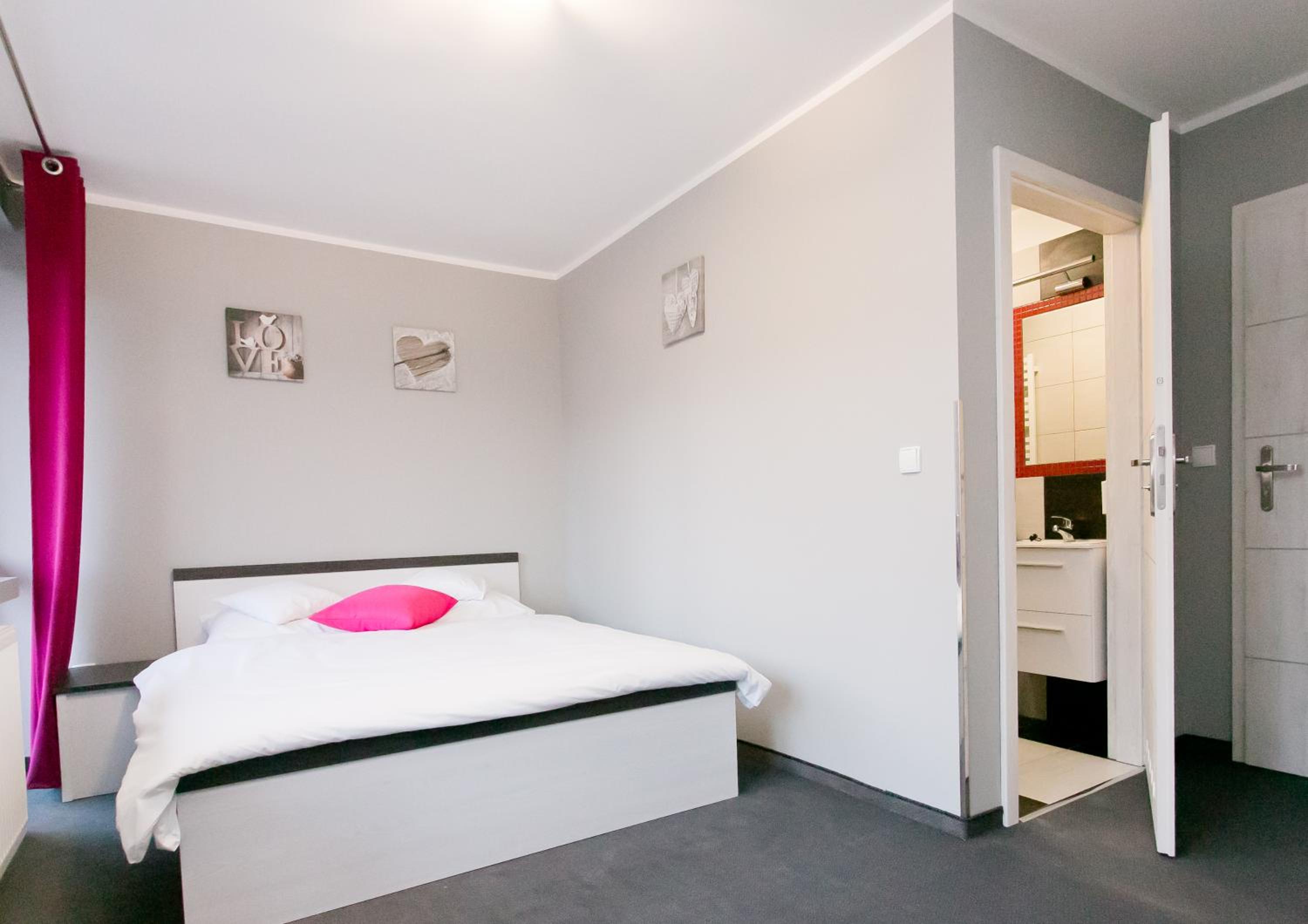 Double Room with Balcony 3 - Photo 6