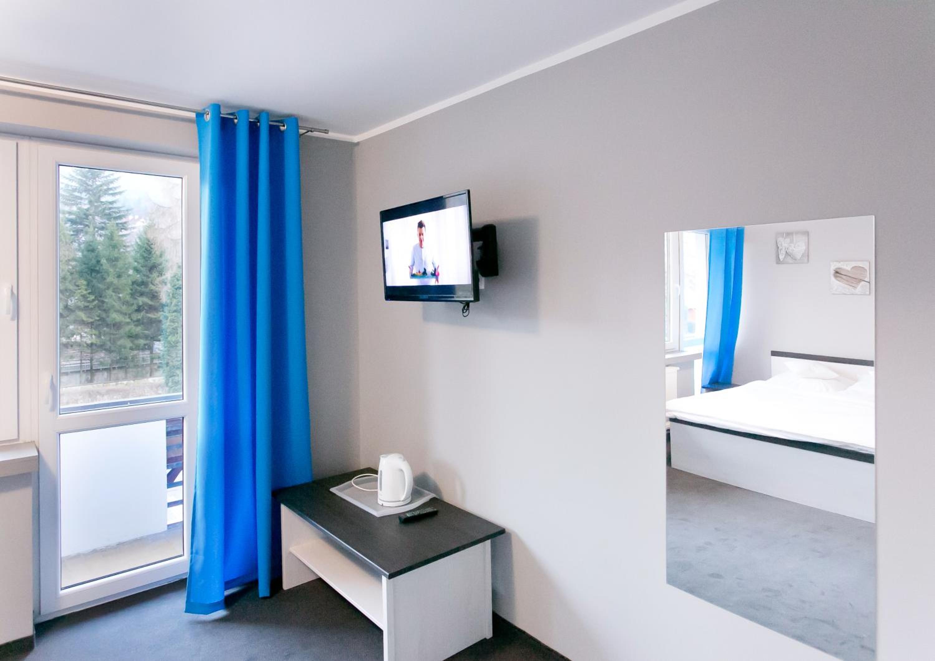 Double Room with Balcony 4 - Photo 7