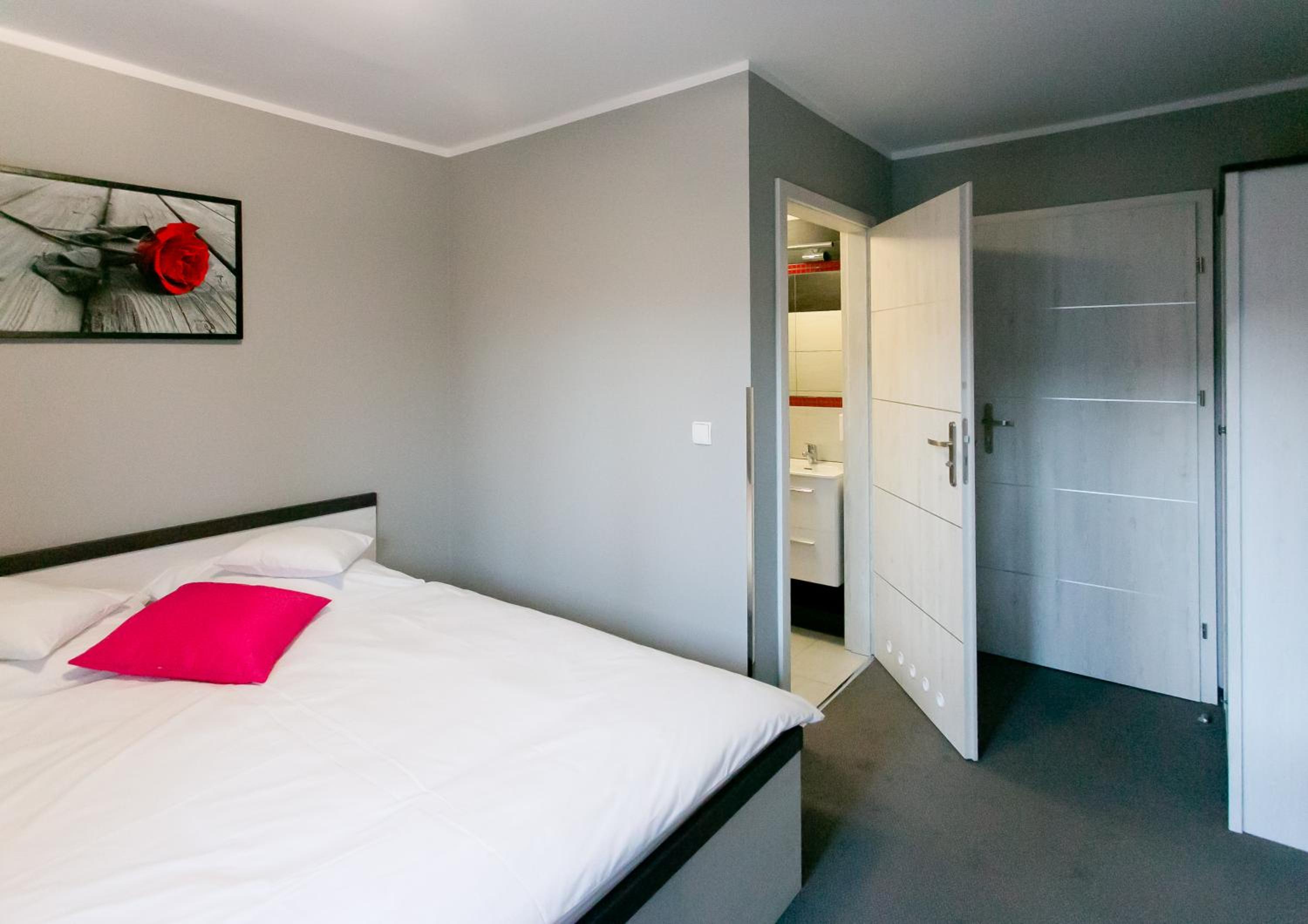 Double Room with Balcony 5 - Photo 4