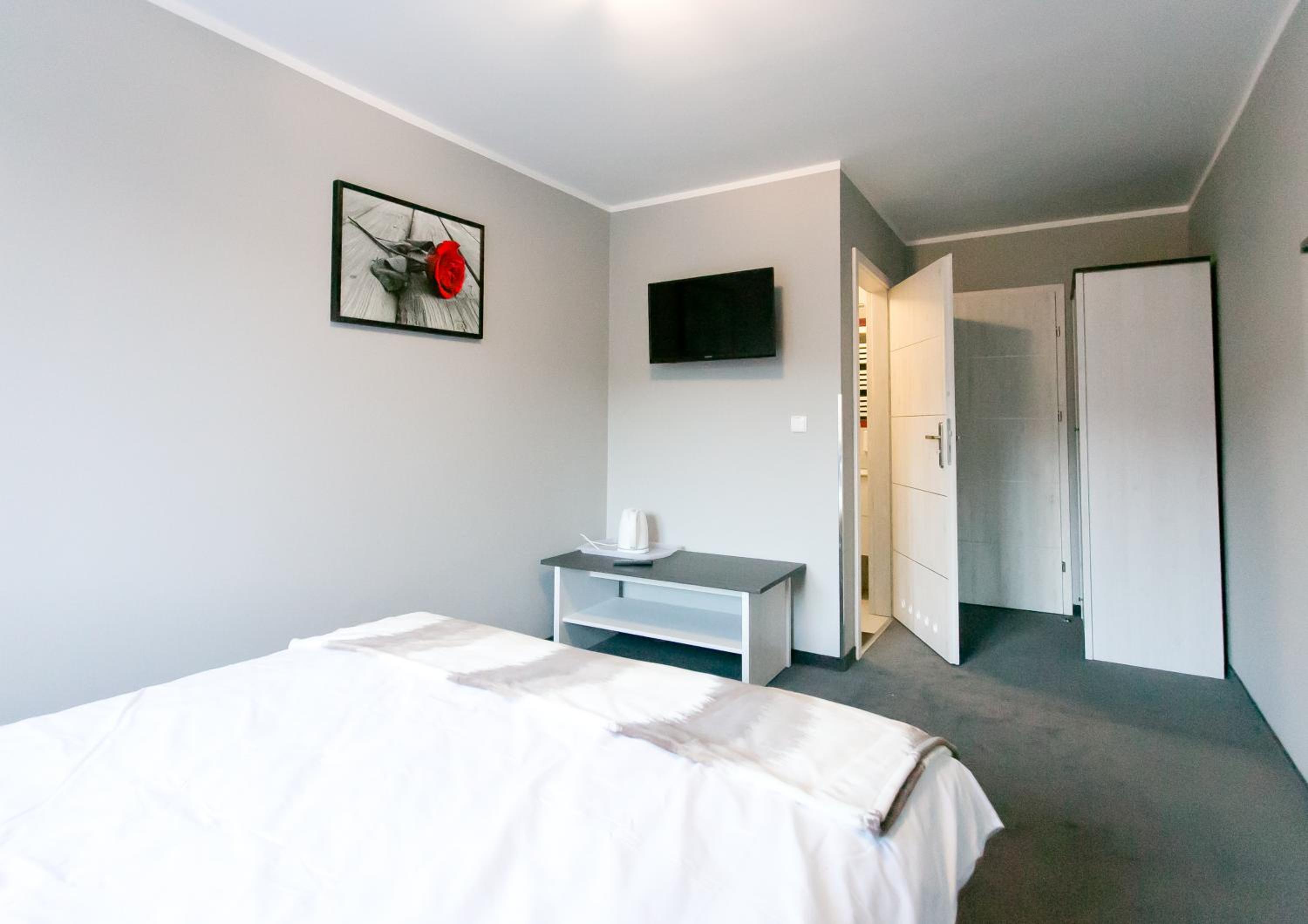 Standard Double Room 8 - Photo 2