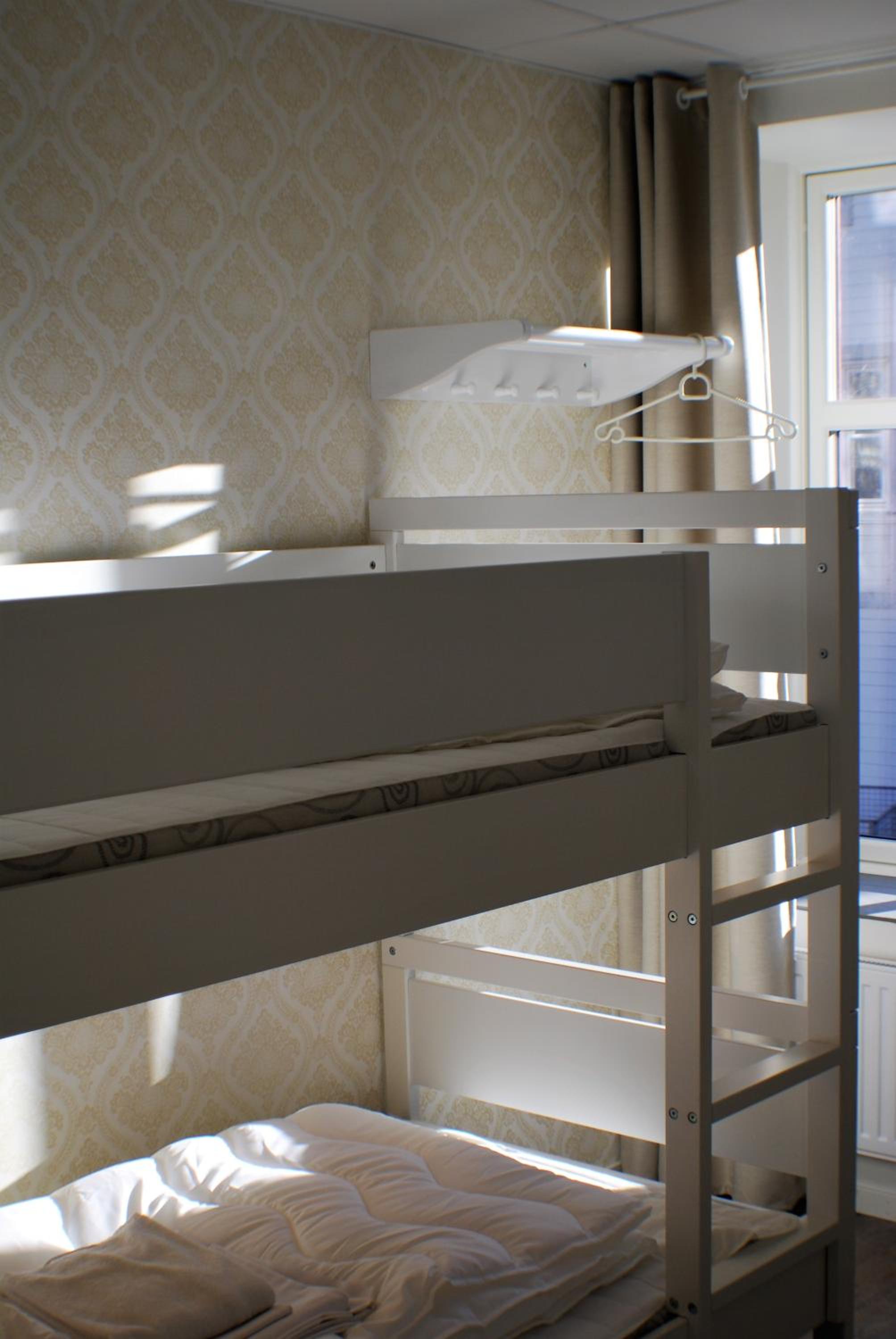 Economy Quadruple Room - Photo 3