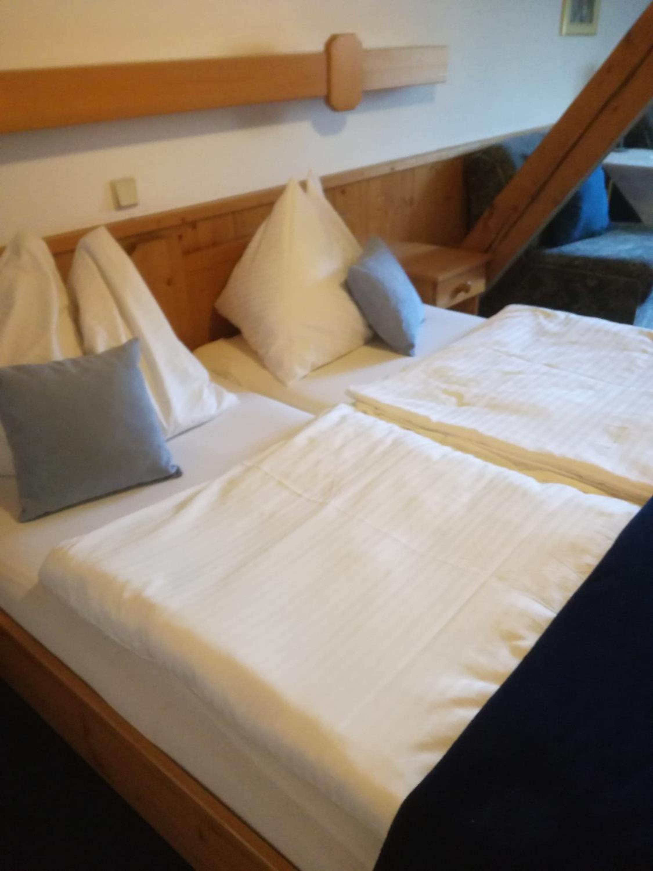 Standard Double Room - Photo 2