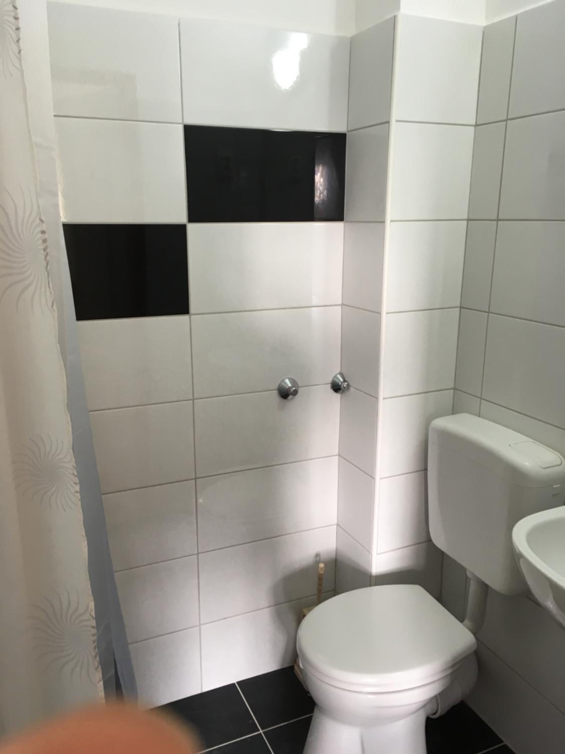 Double Room with Private Bathroom - Photo 2