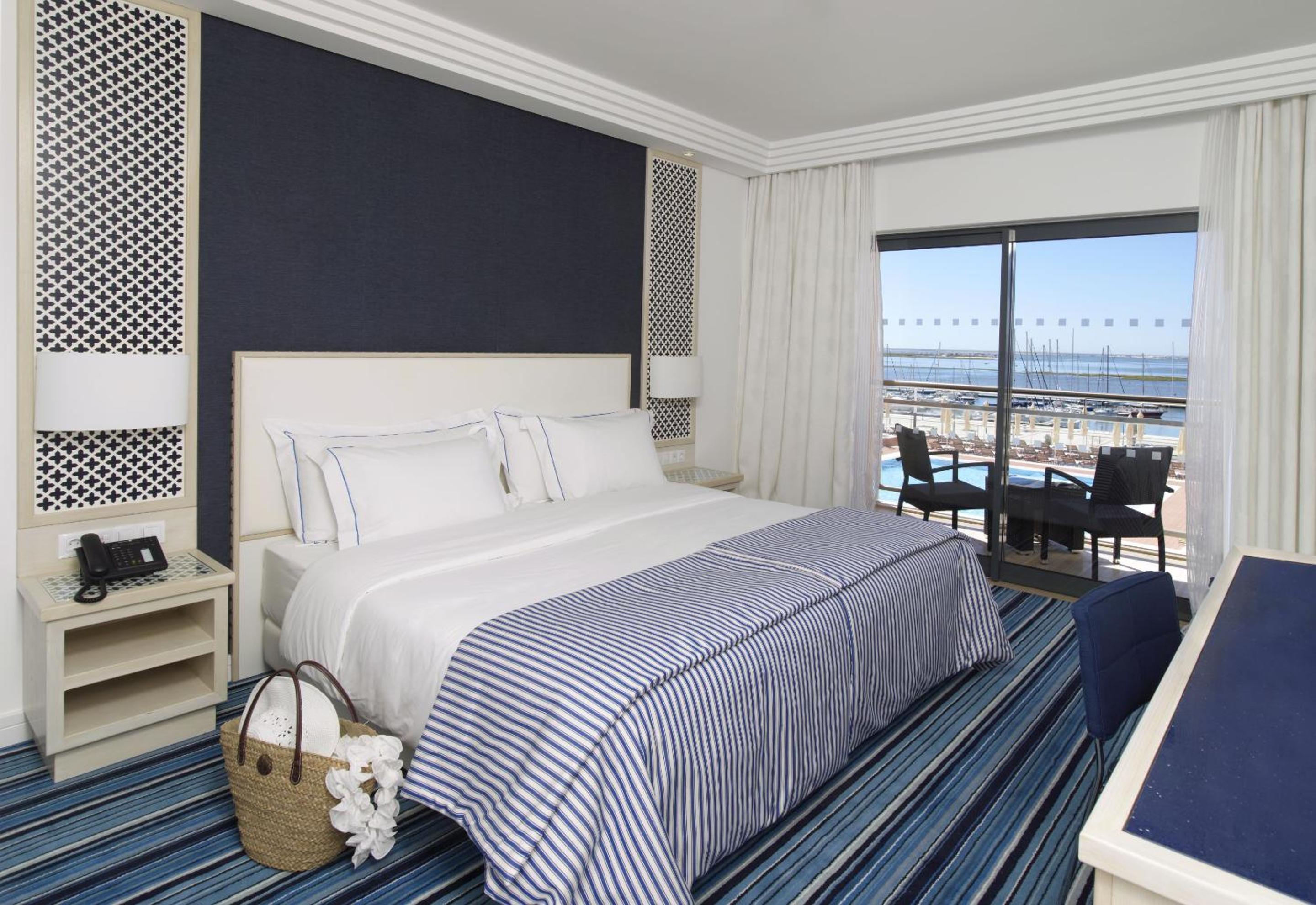 Double Room with Sea View - Photo 1
