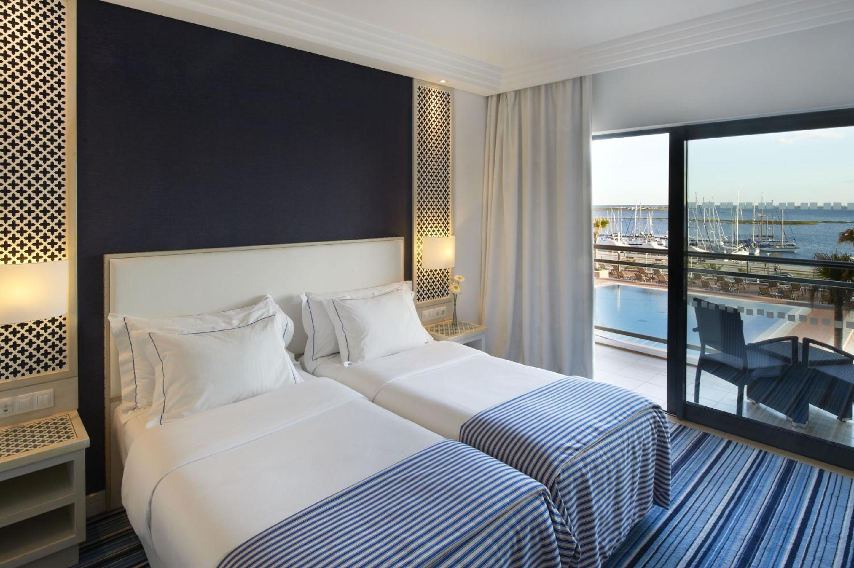 Double Room with Sea View - Photo 6