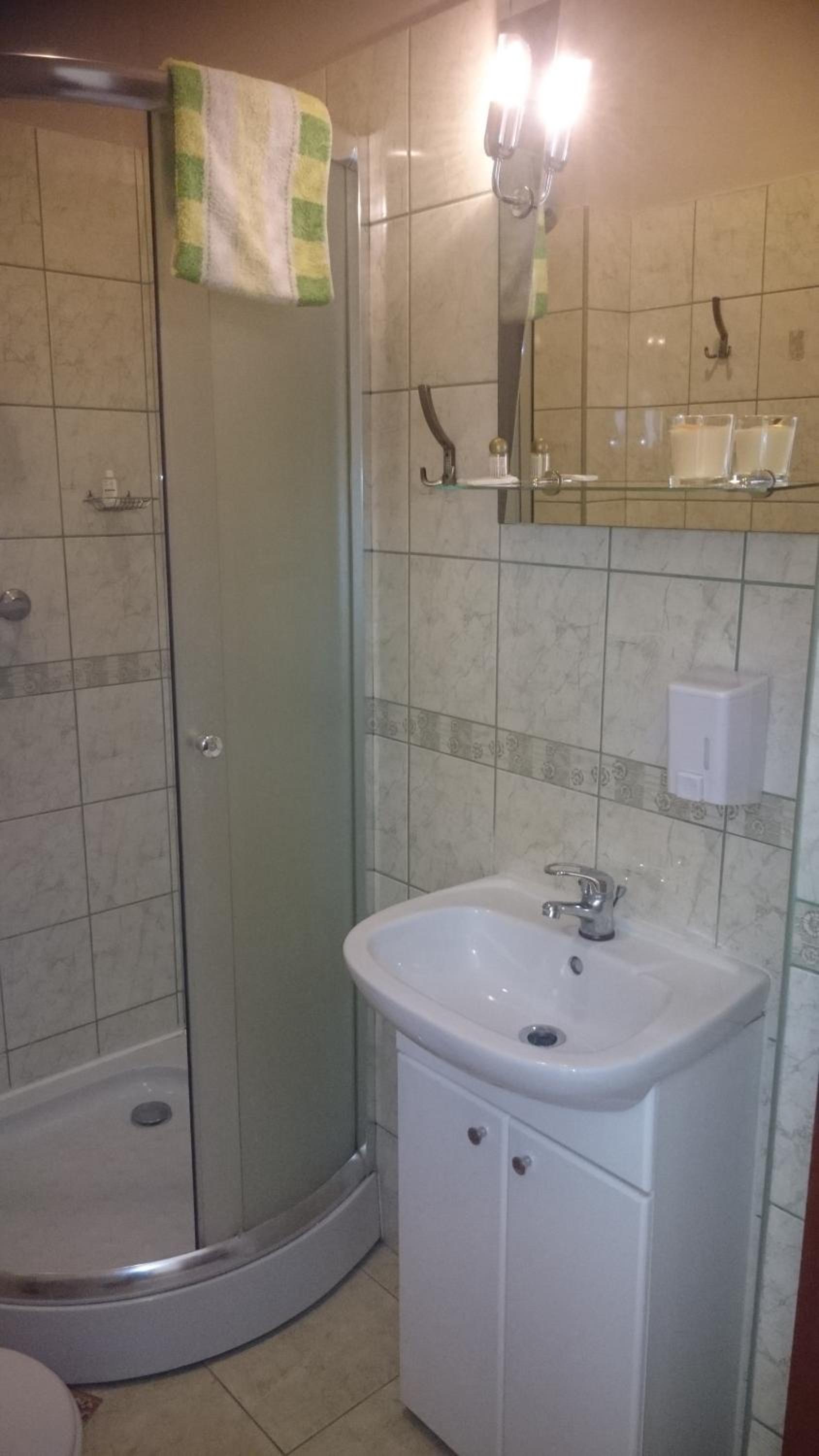 Double or Twin Room - Photo 3