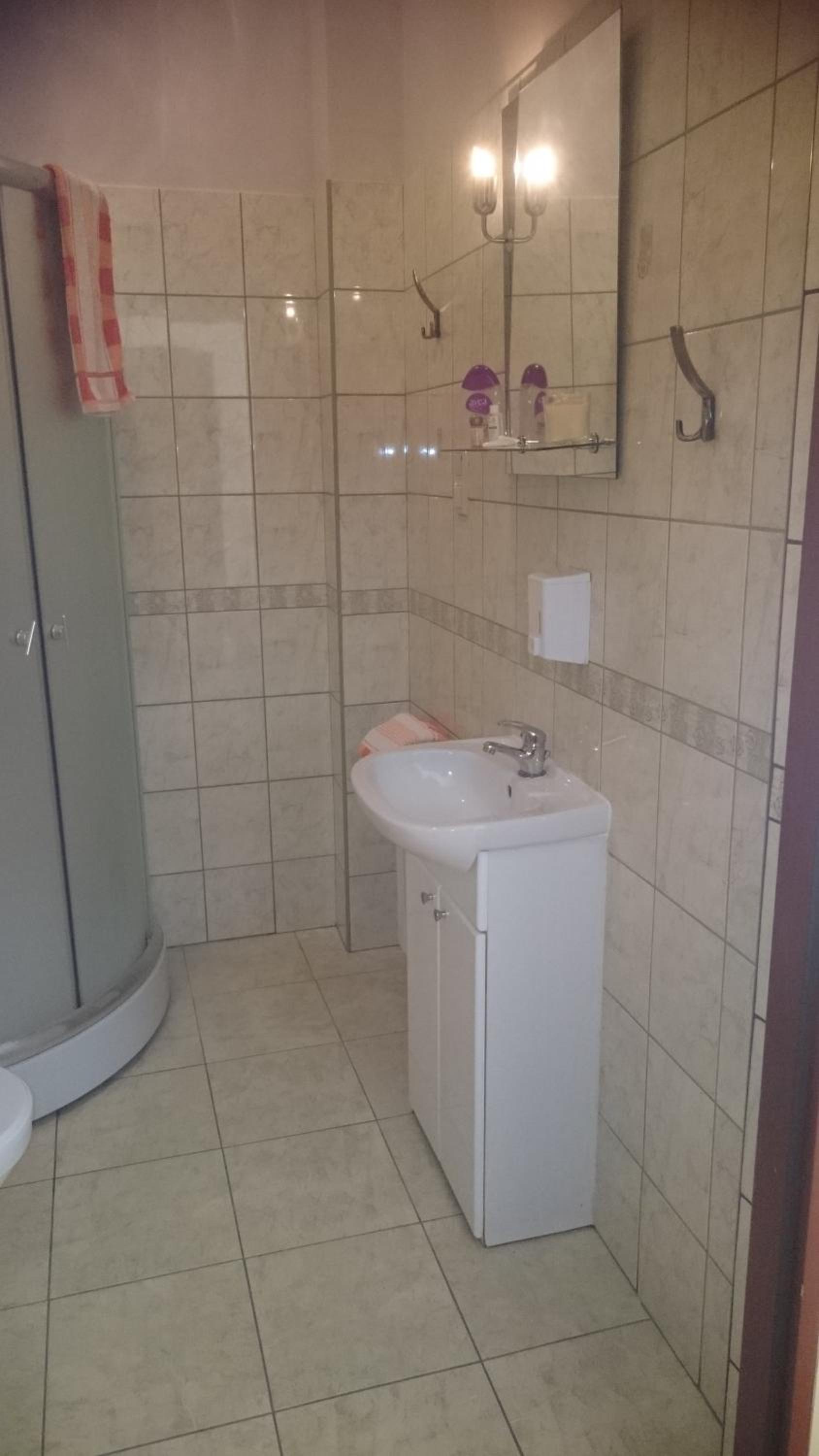 Double or Twin Room - Photo 5