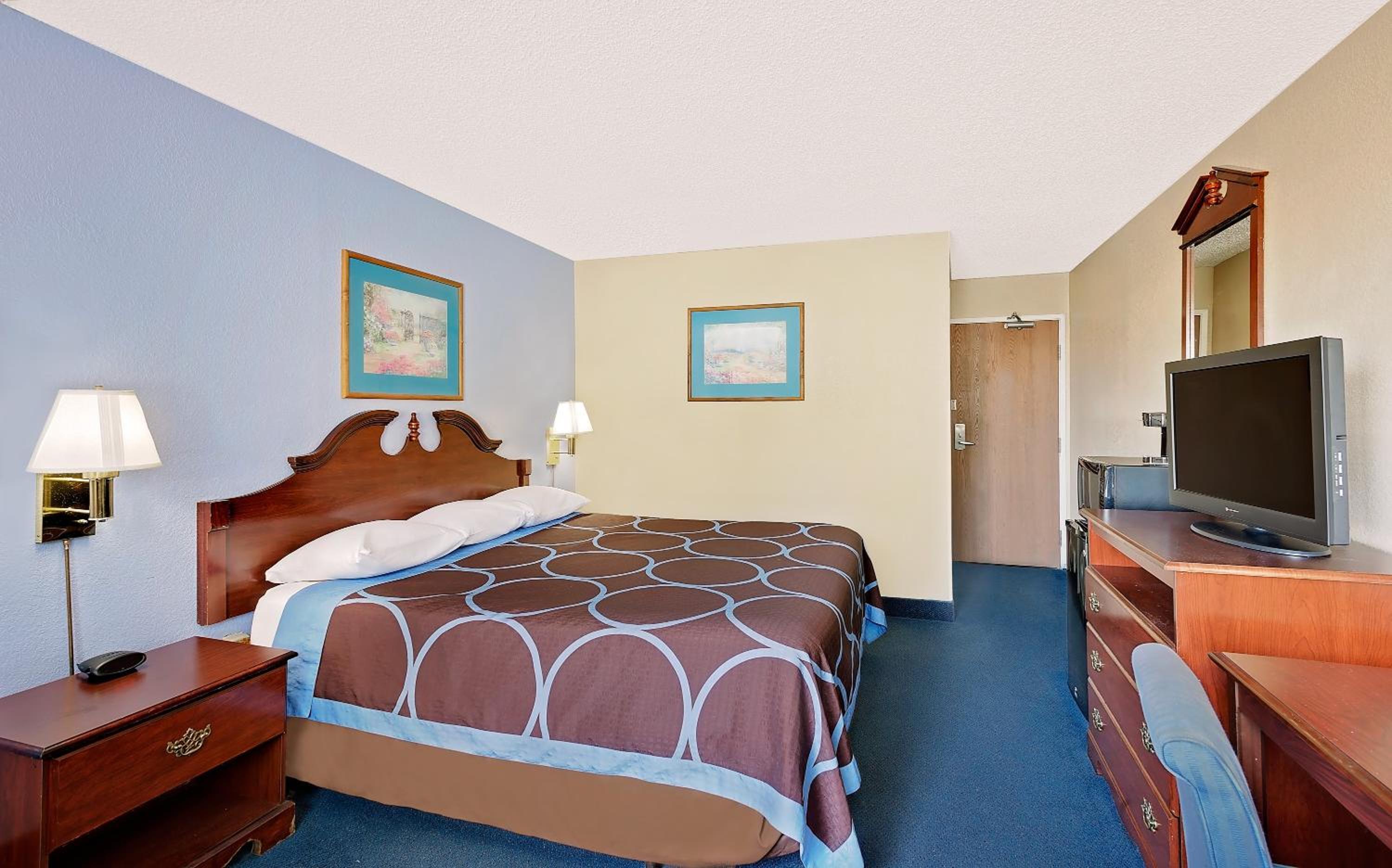 Deluxe King Studio Suite - Non-Smoking - Photo 2