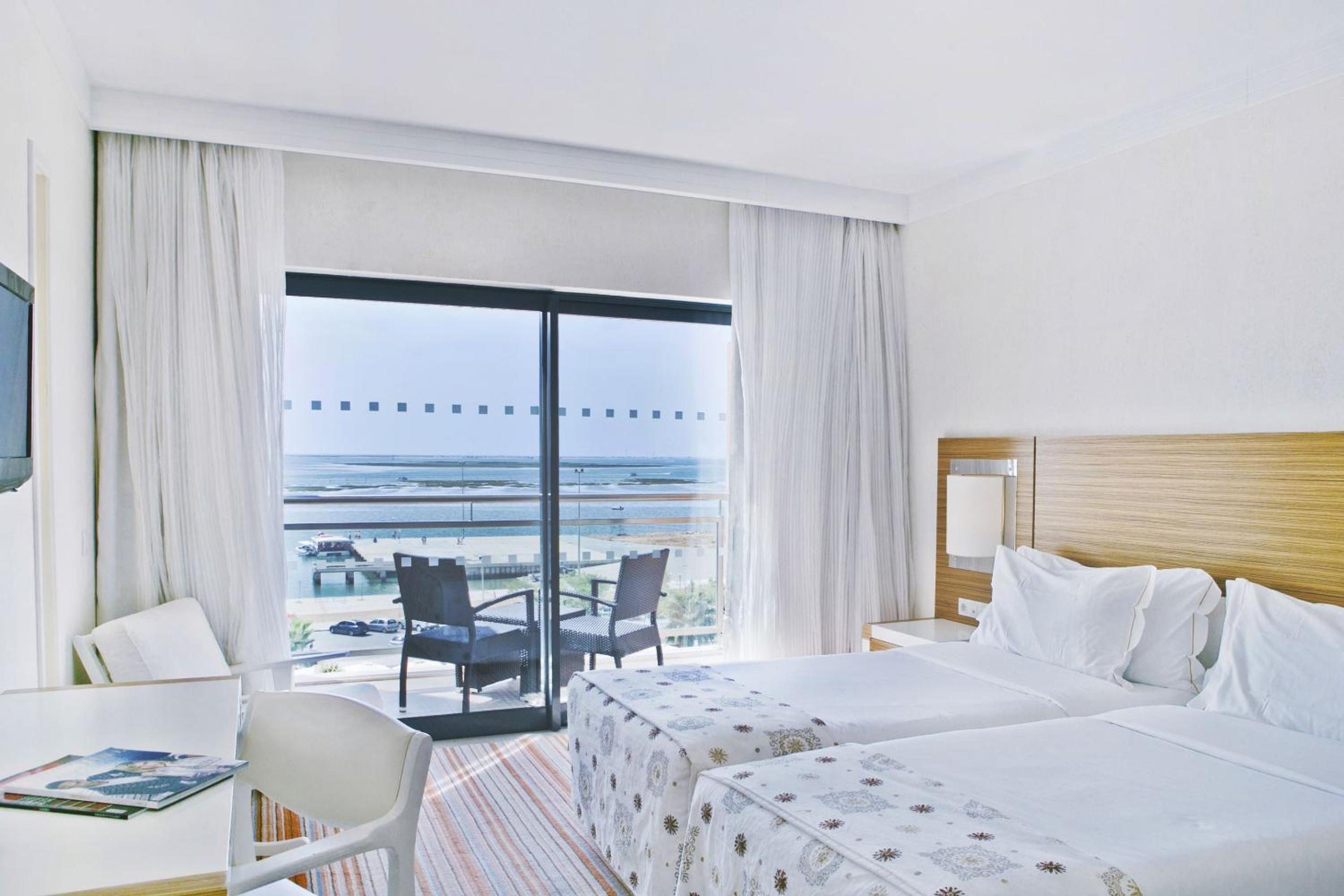 Suite with Sea View - Photo 7