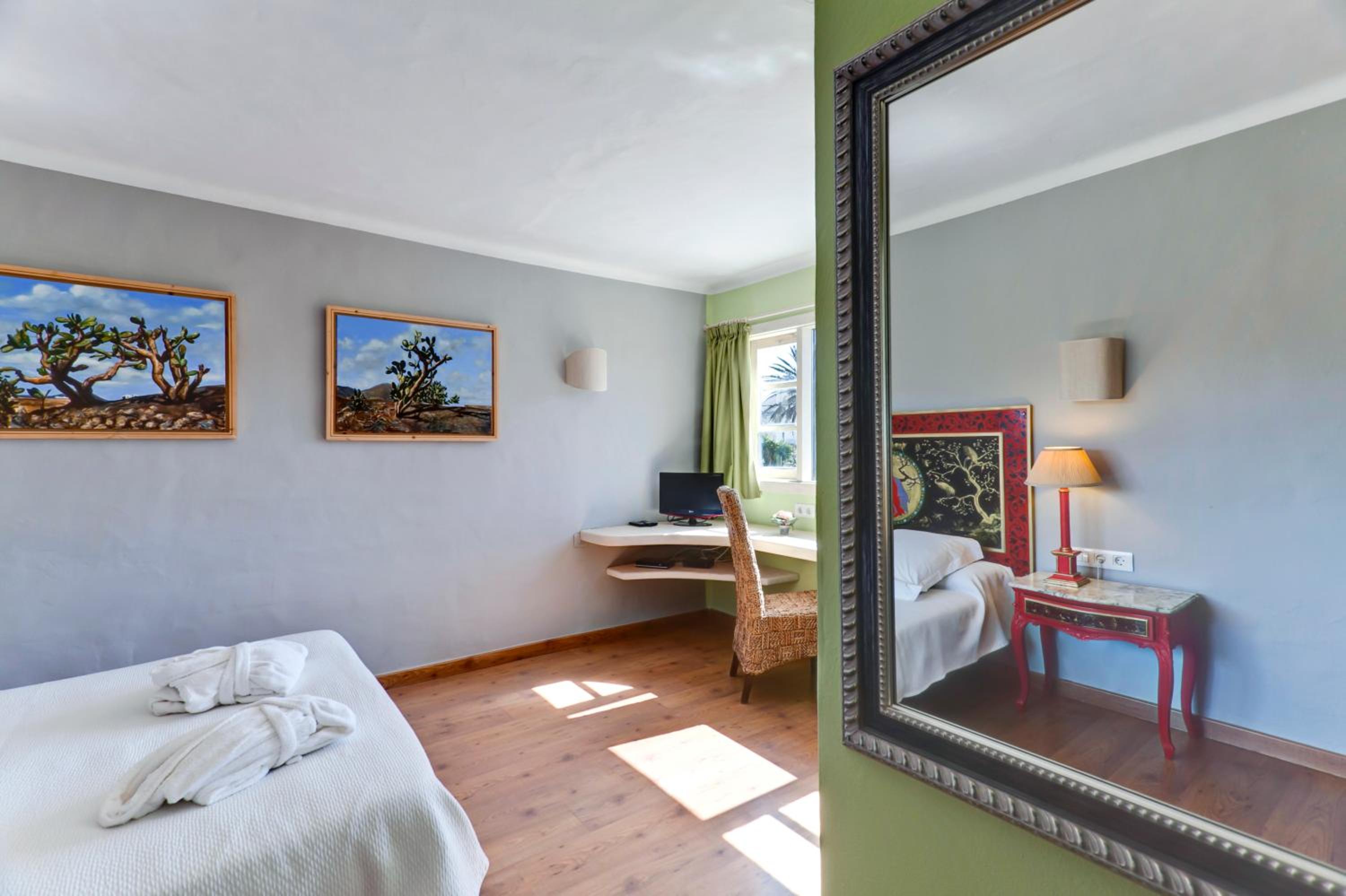 Double or Twin Room - Photo 1