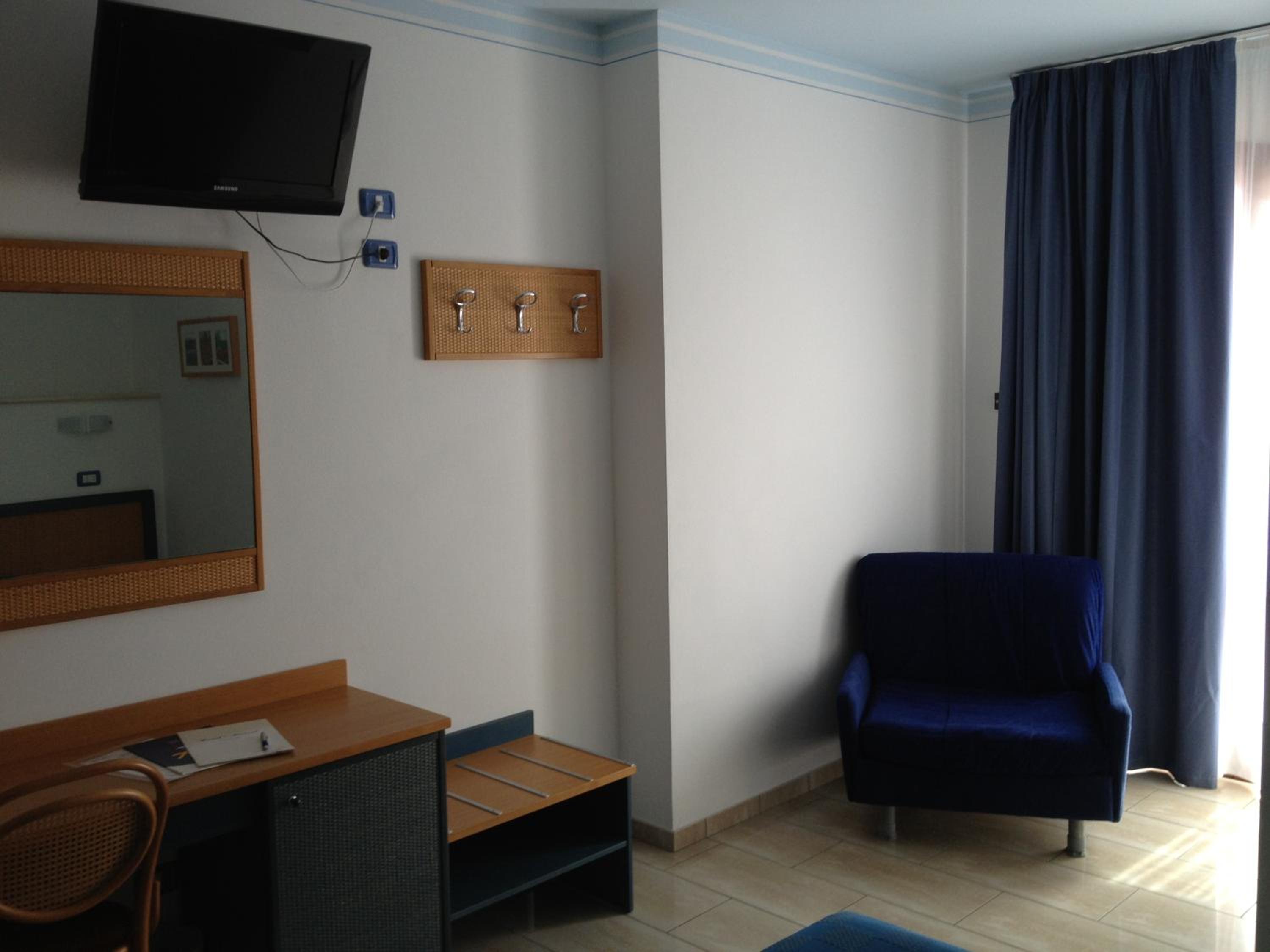 Triple Room with Terrace photo 1