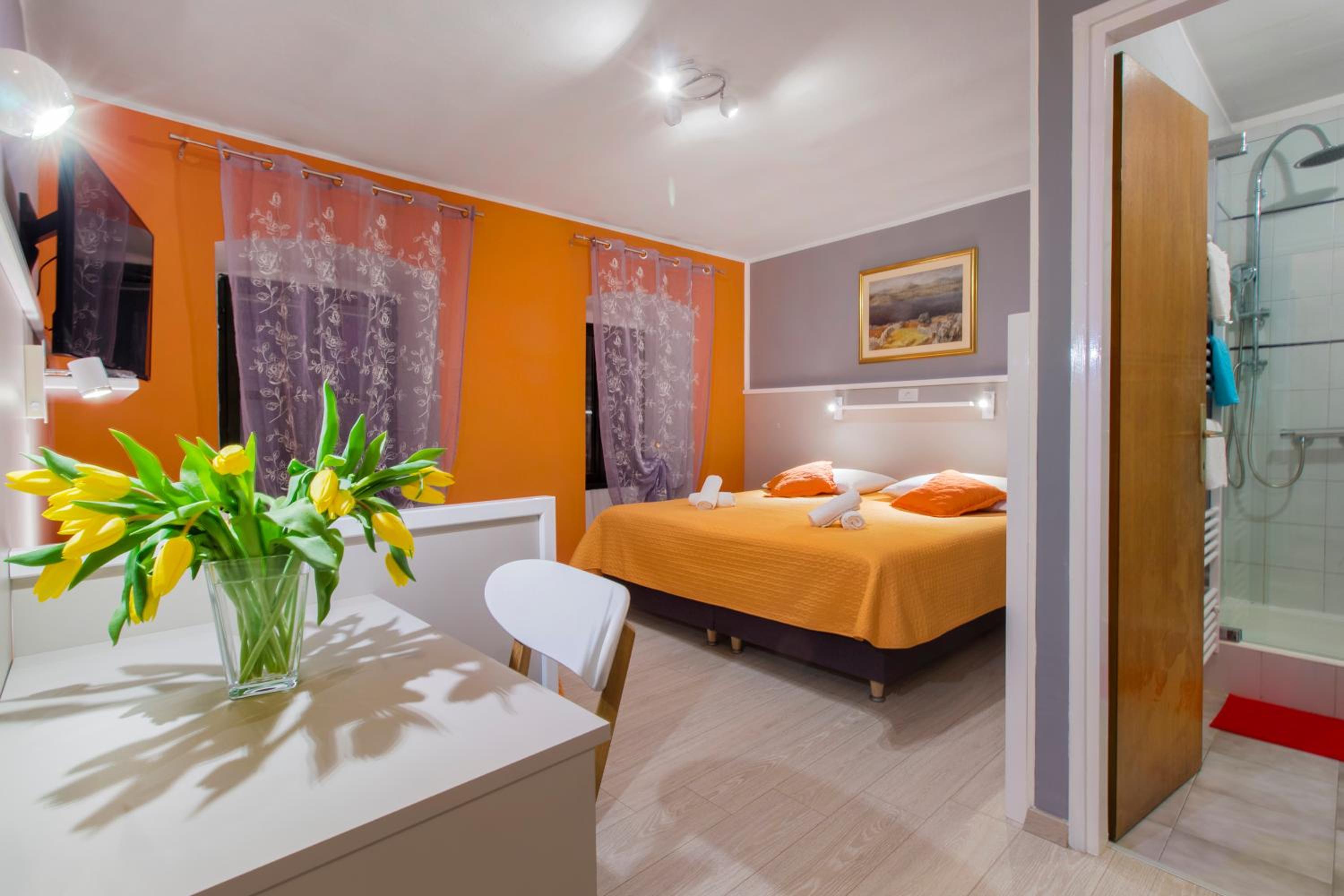 Triple Room - Photo 19