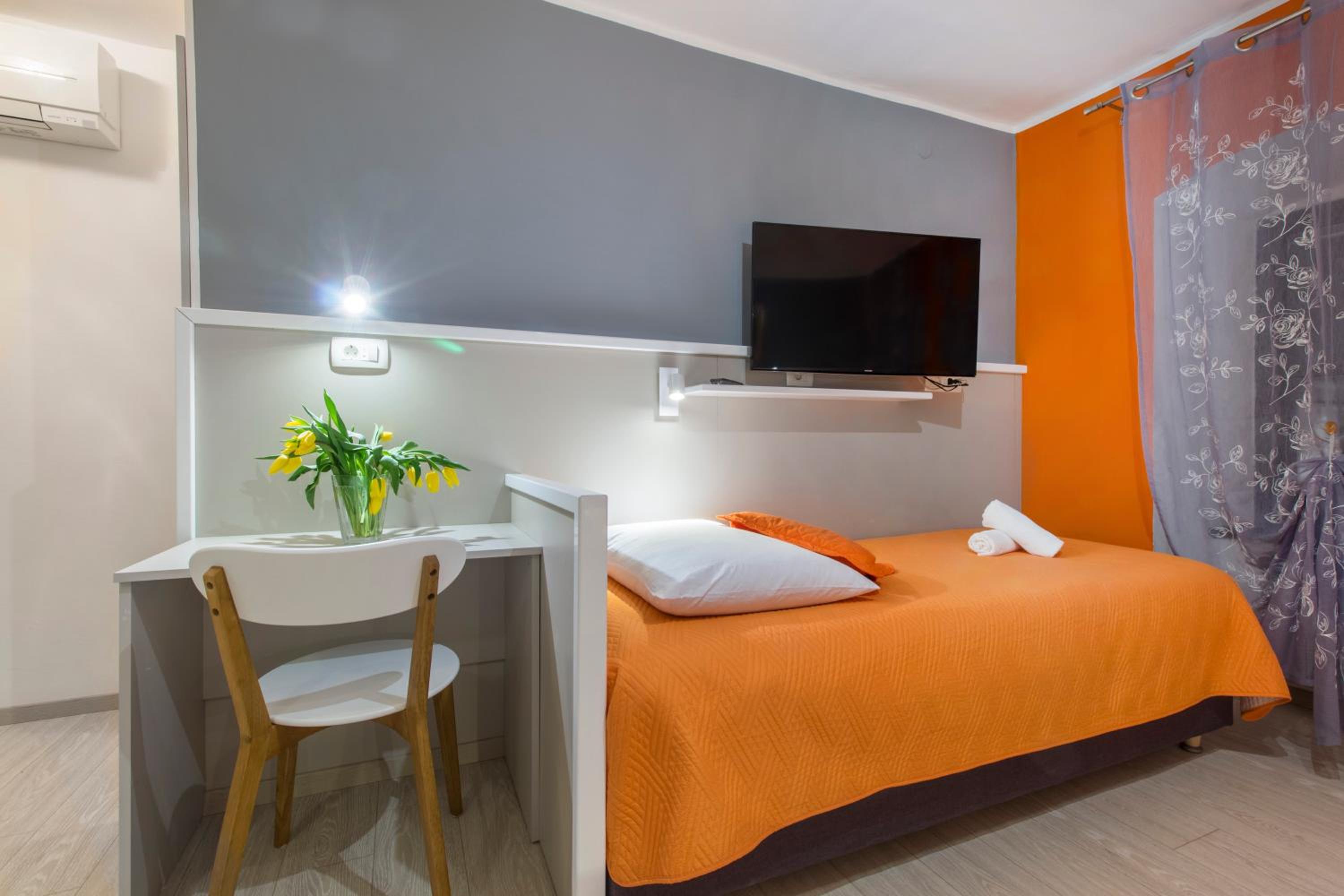 Triple Room - Photo 1
