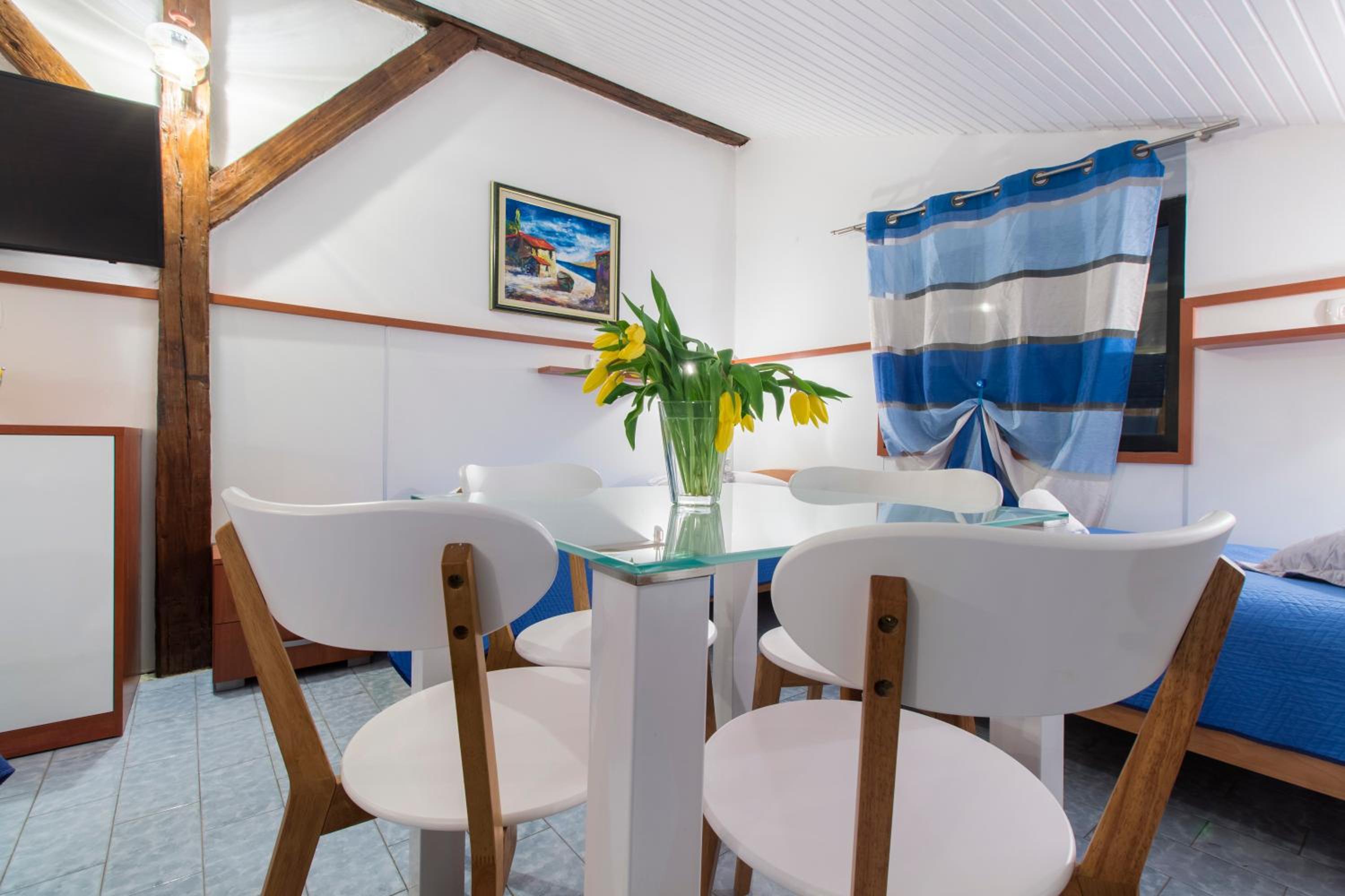 Quadruple Room with Terrace - Photo 9