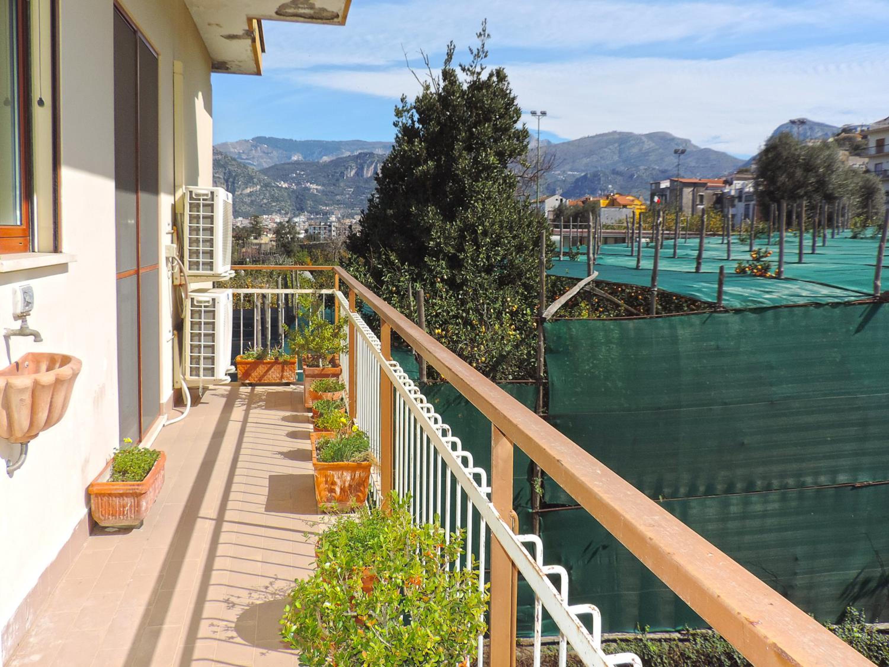 Double Room with Private Bathroom and Garden View - Photo 3