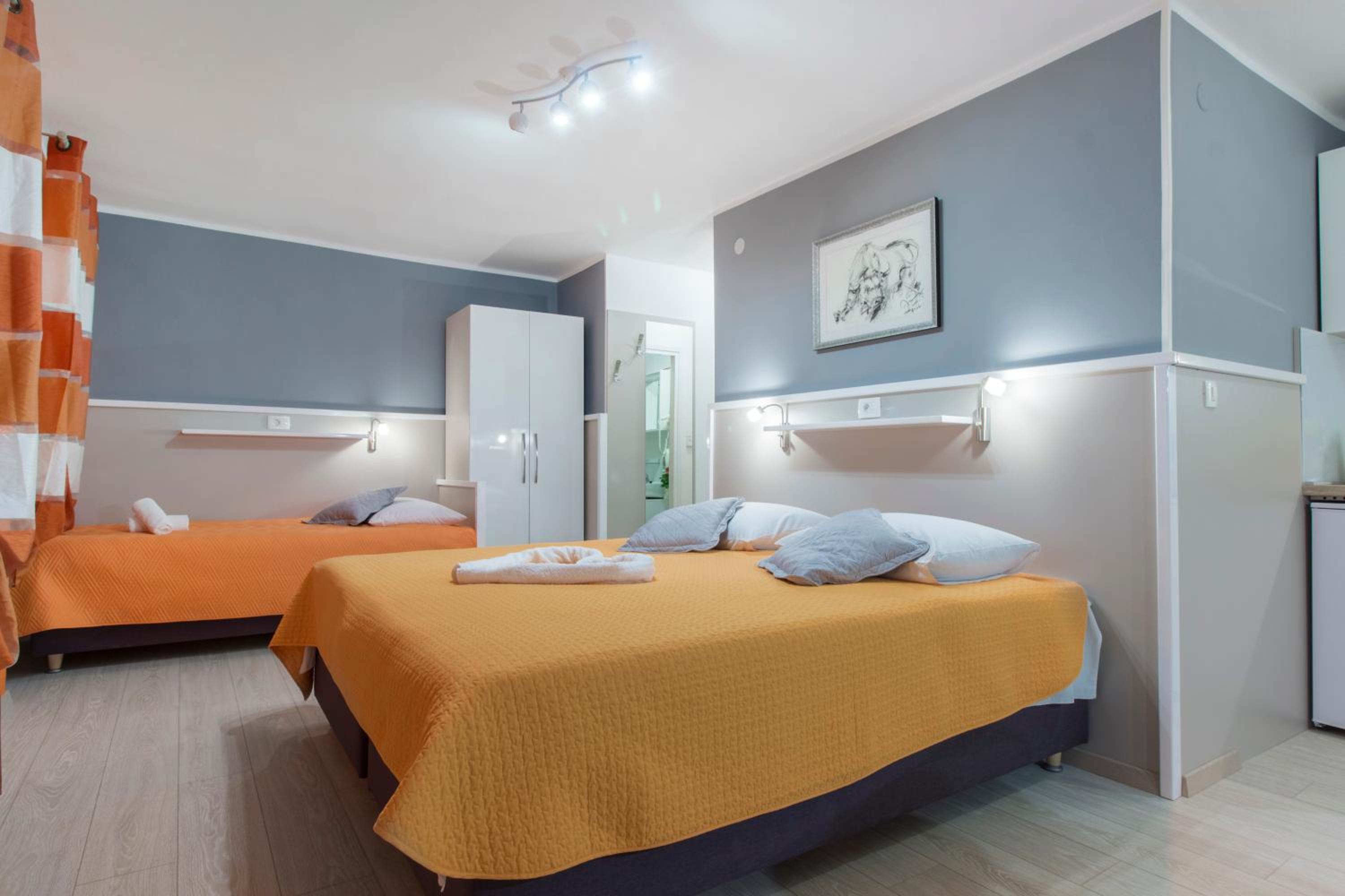 Studio Apartment - Photo 12