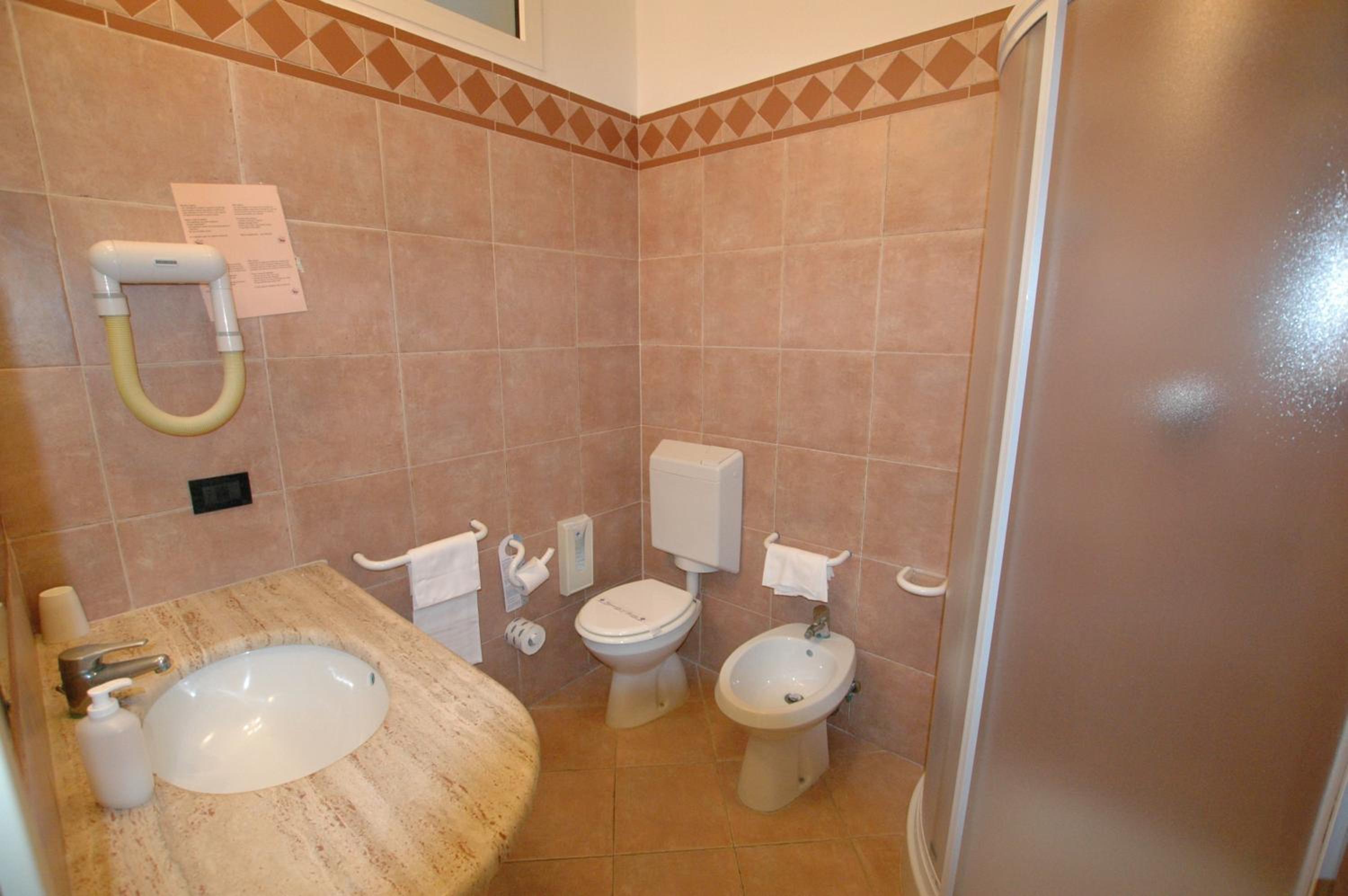 Superior Double or Twin Room - Sea Front photo 3