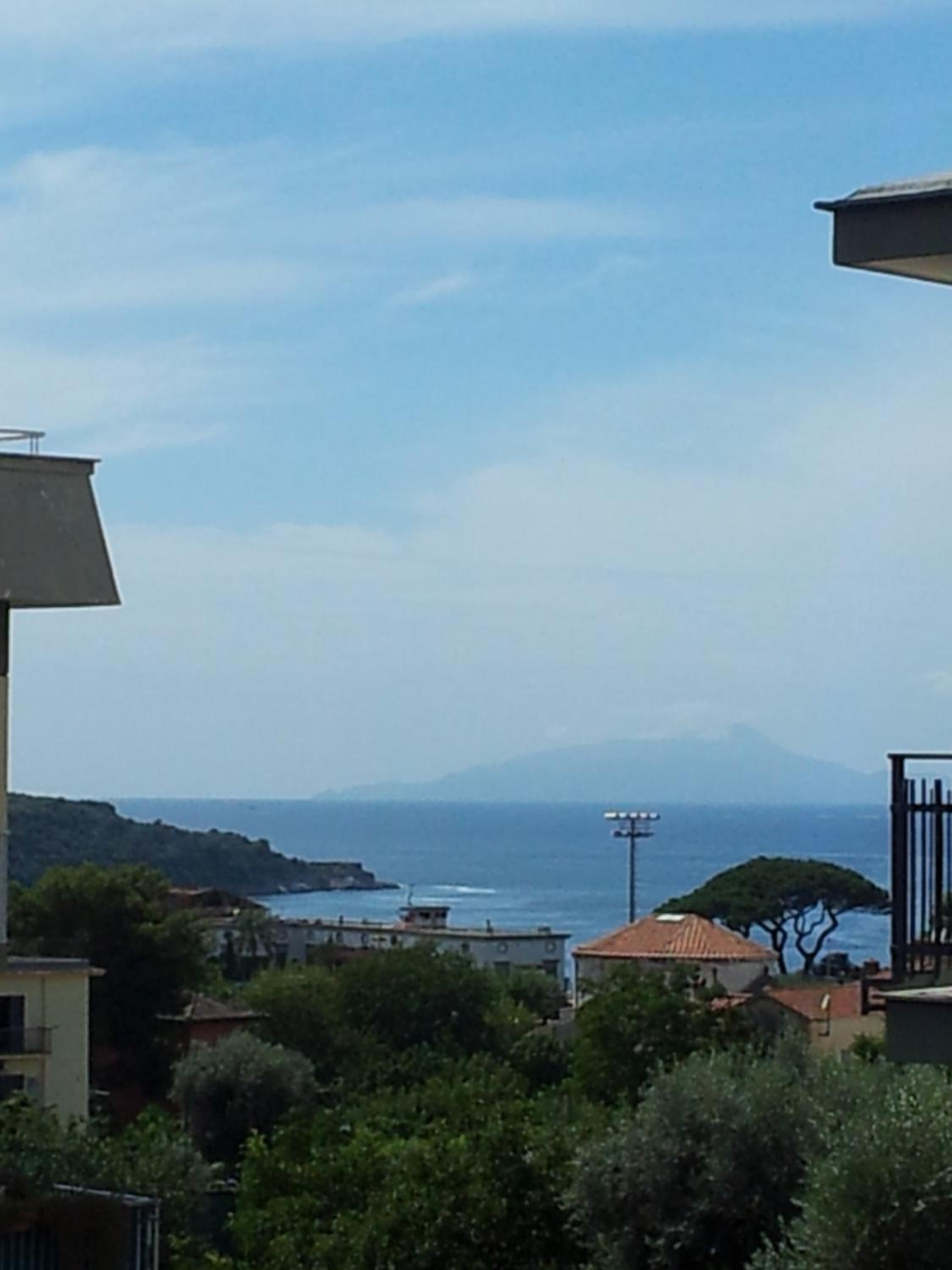 Deluxe Double Room with Balcony and Sea View - Photo 10