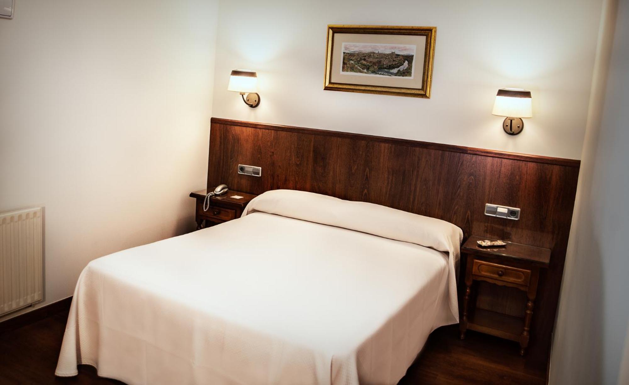 Classic Double or Twin Room - Photo 14