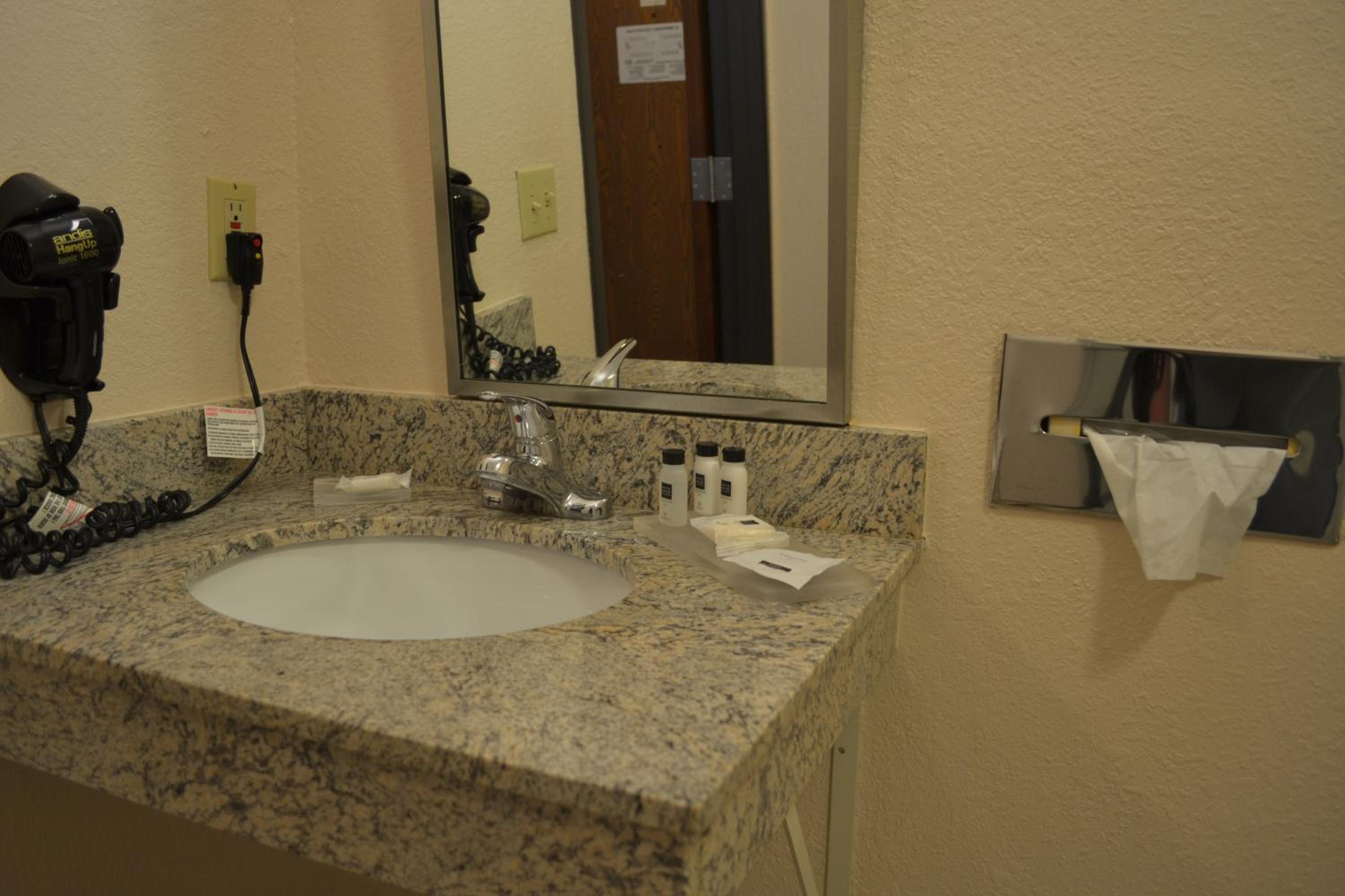 King Room - Disability Access/Non-Smoking - Photo 5
