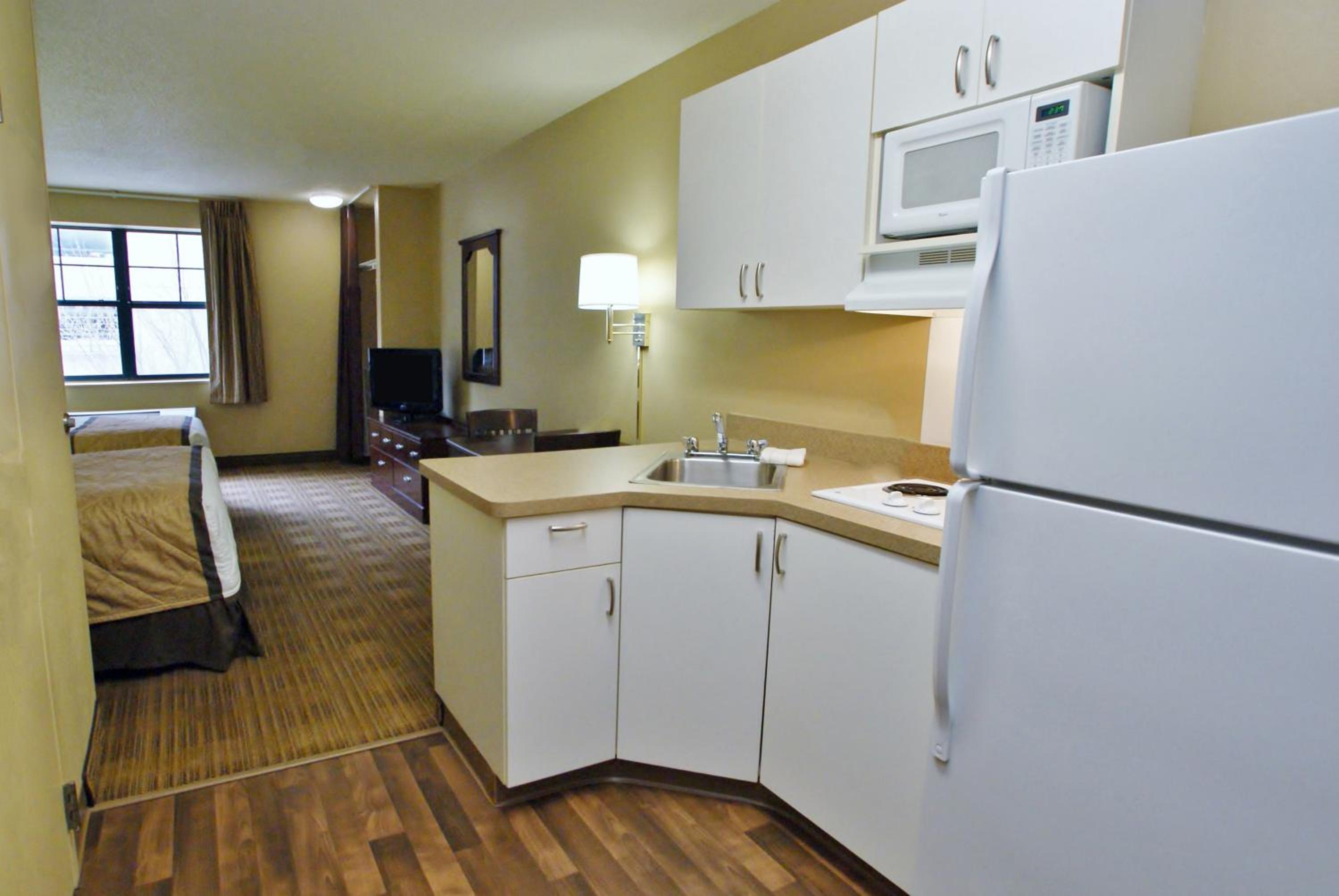 Studio with Two Double Beds - Non-Smoking - Photo 7