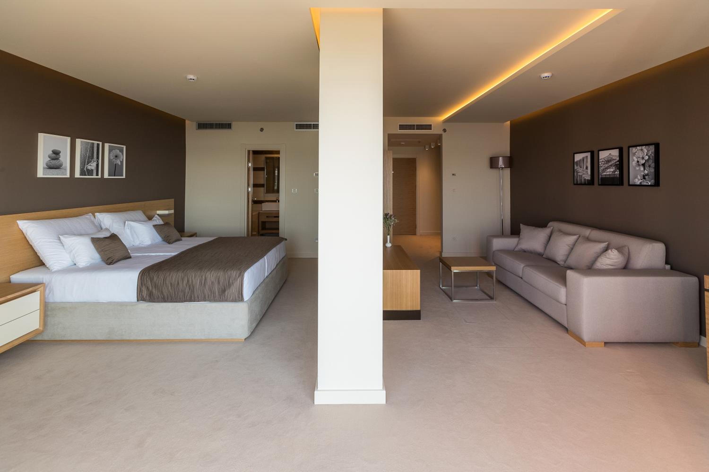 Deluxe Suite with Sea View