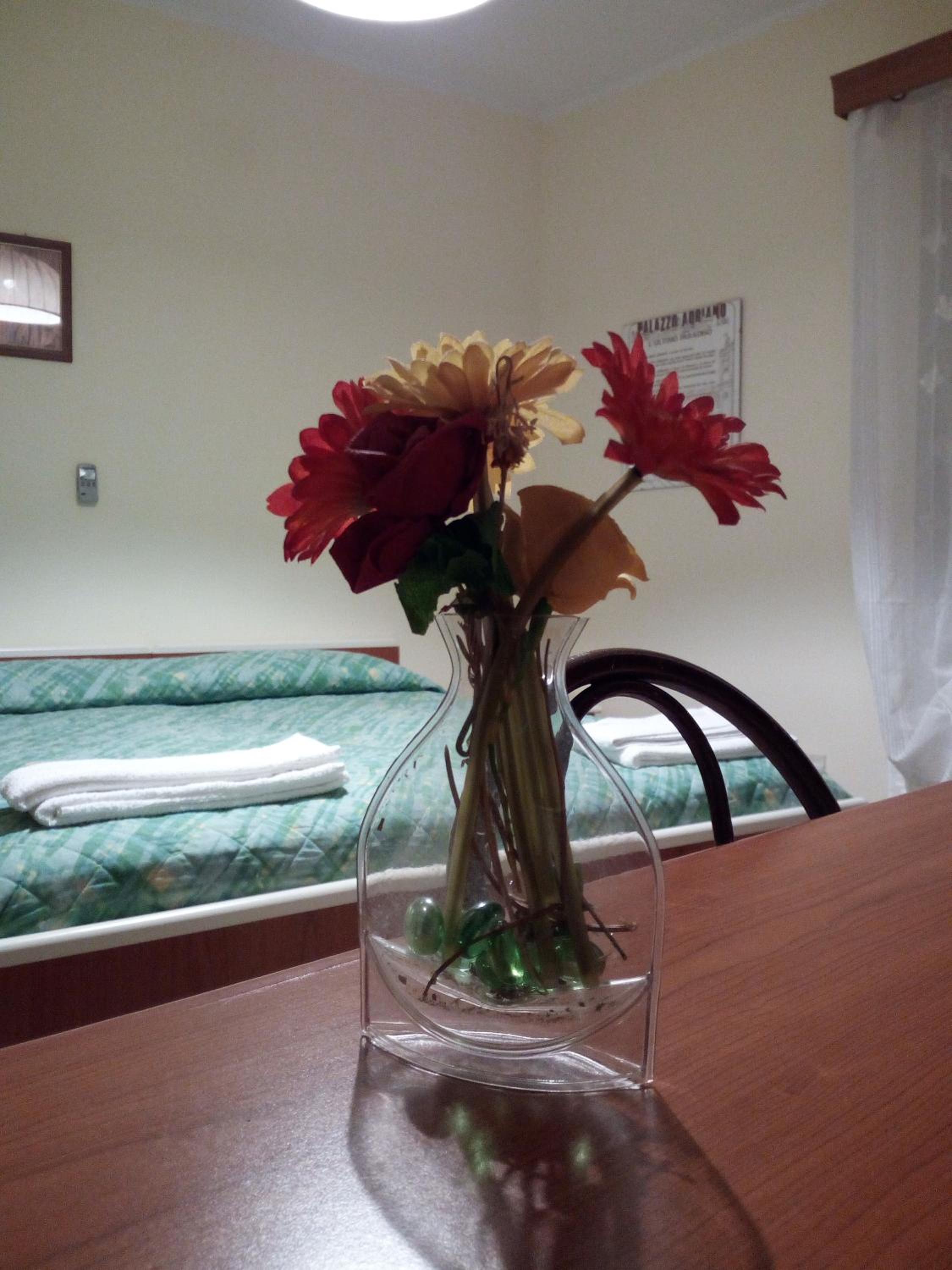 Double or Twin Room with Private Bathroom - Photo 2
