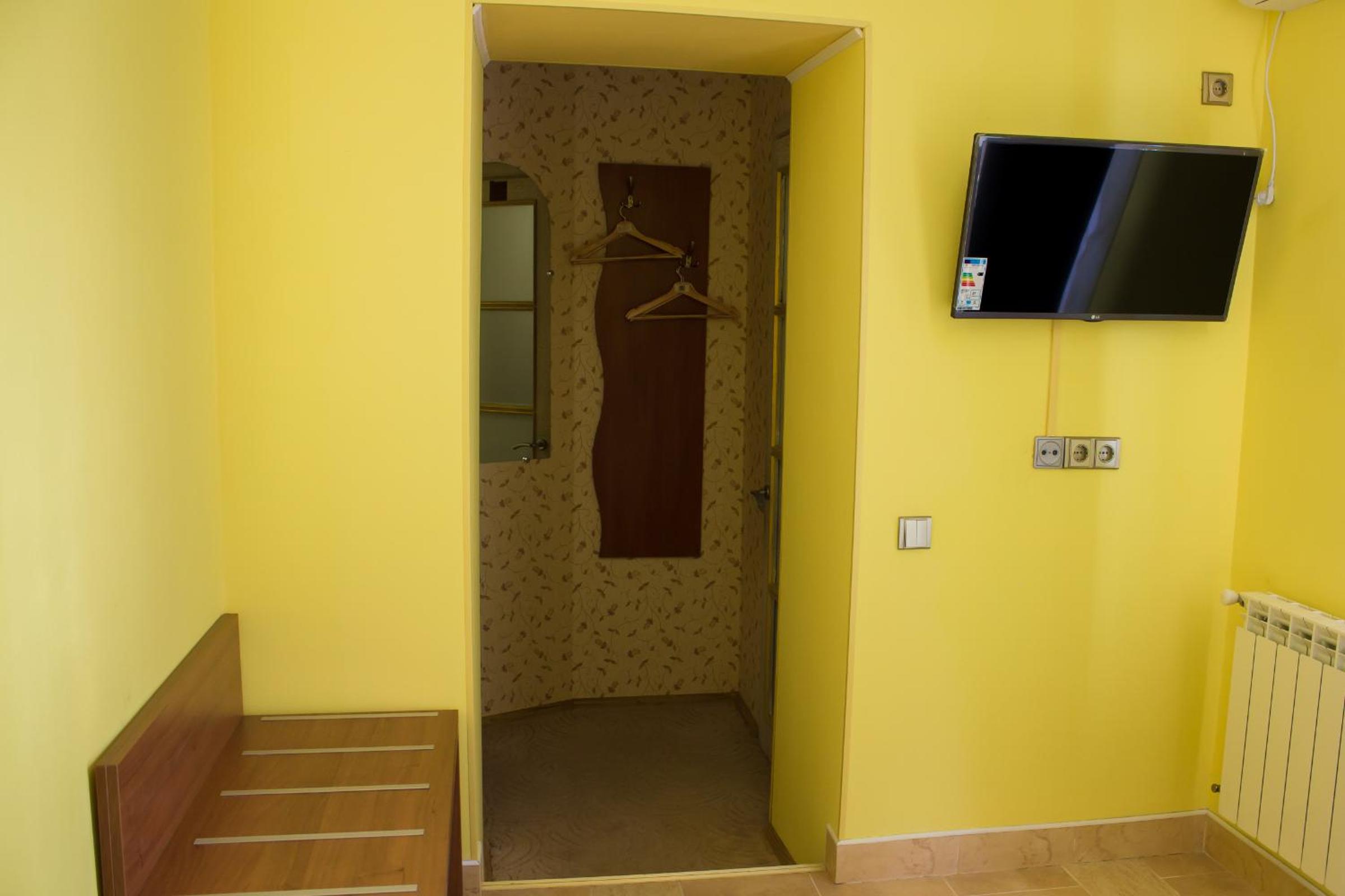 Economy Double or Twin Room photo 1