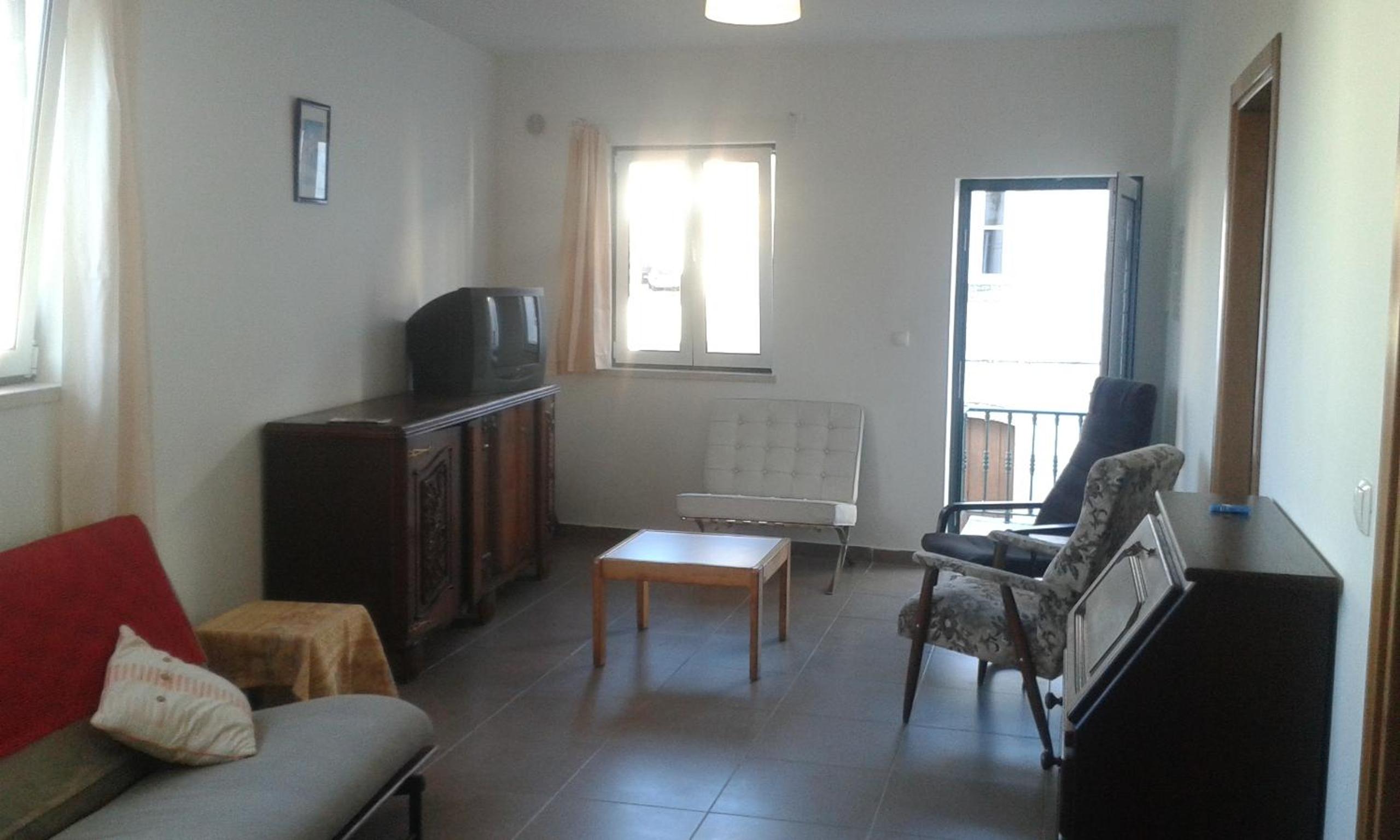 One-Bedroom Apartment - Photo 11