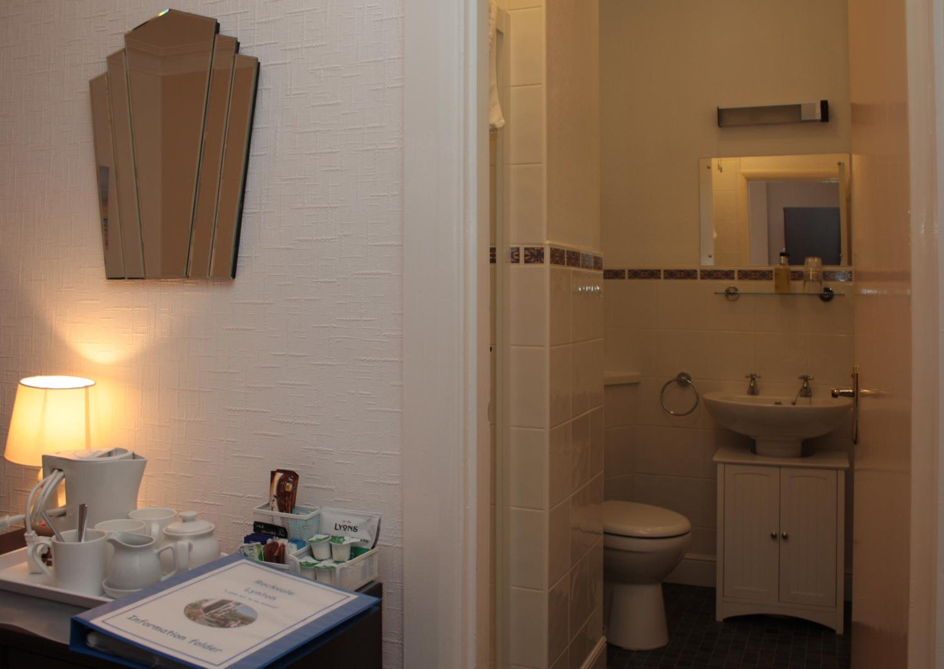 Twin Room with Private Shower photo 2