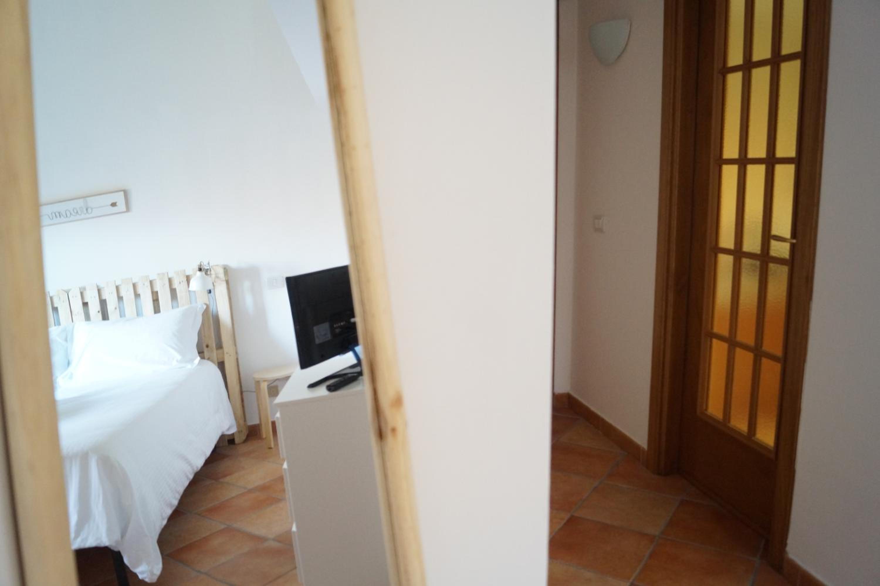 Double Room - Photo 22