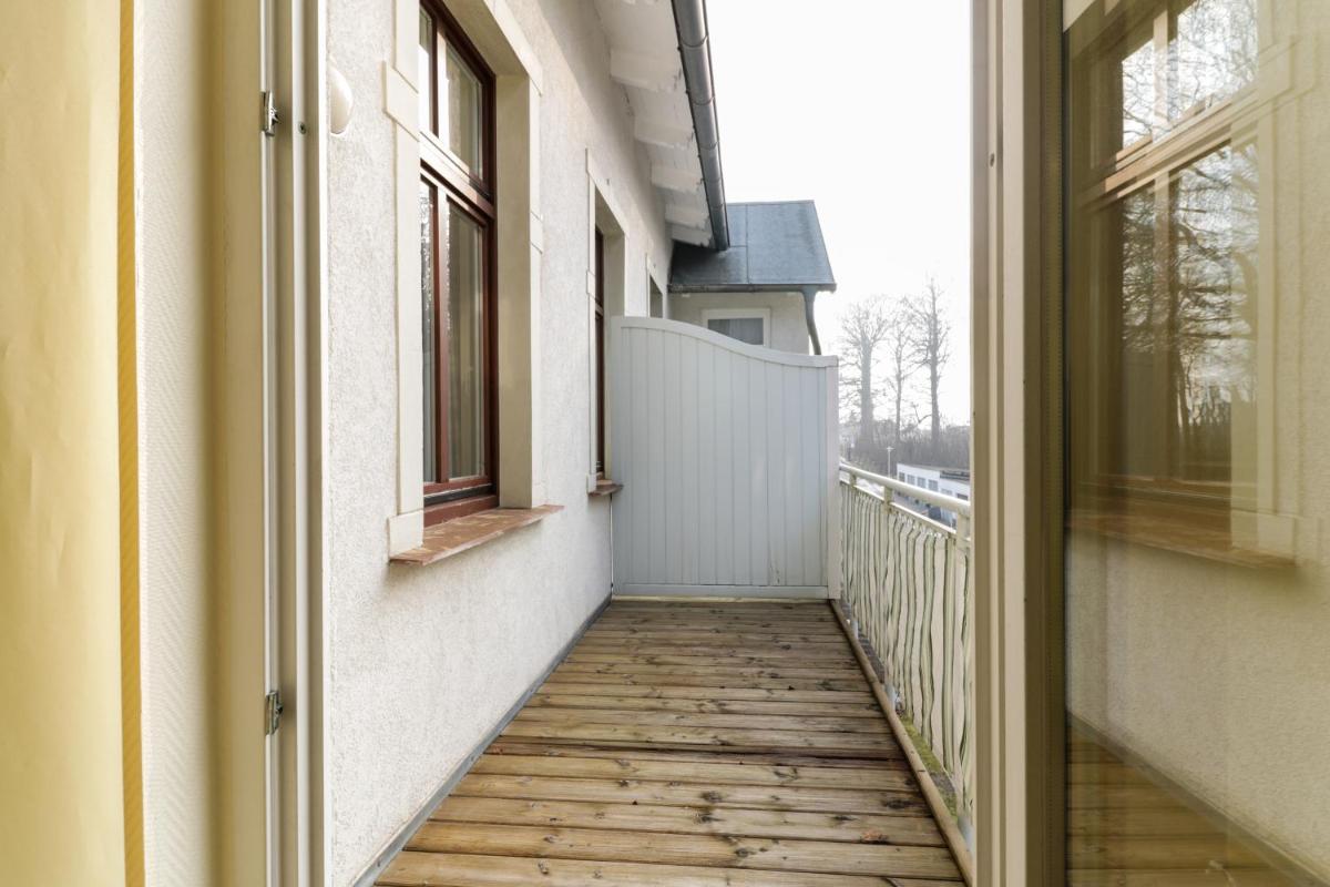 Apartment with Balcony photo 1