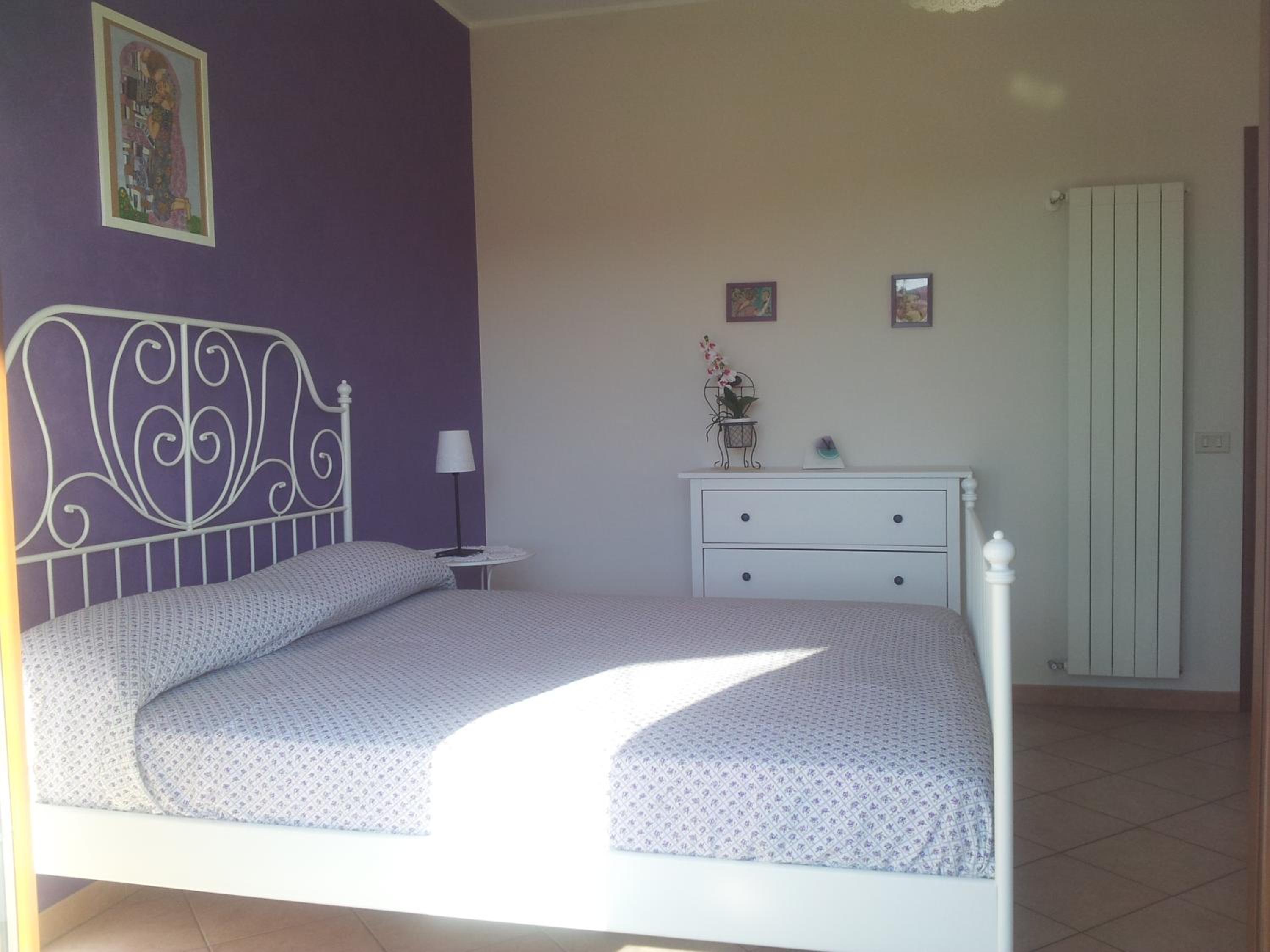 Double Room with Private External Bathroom - Photo 4