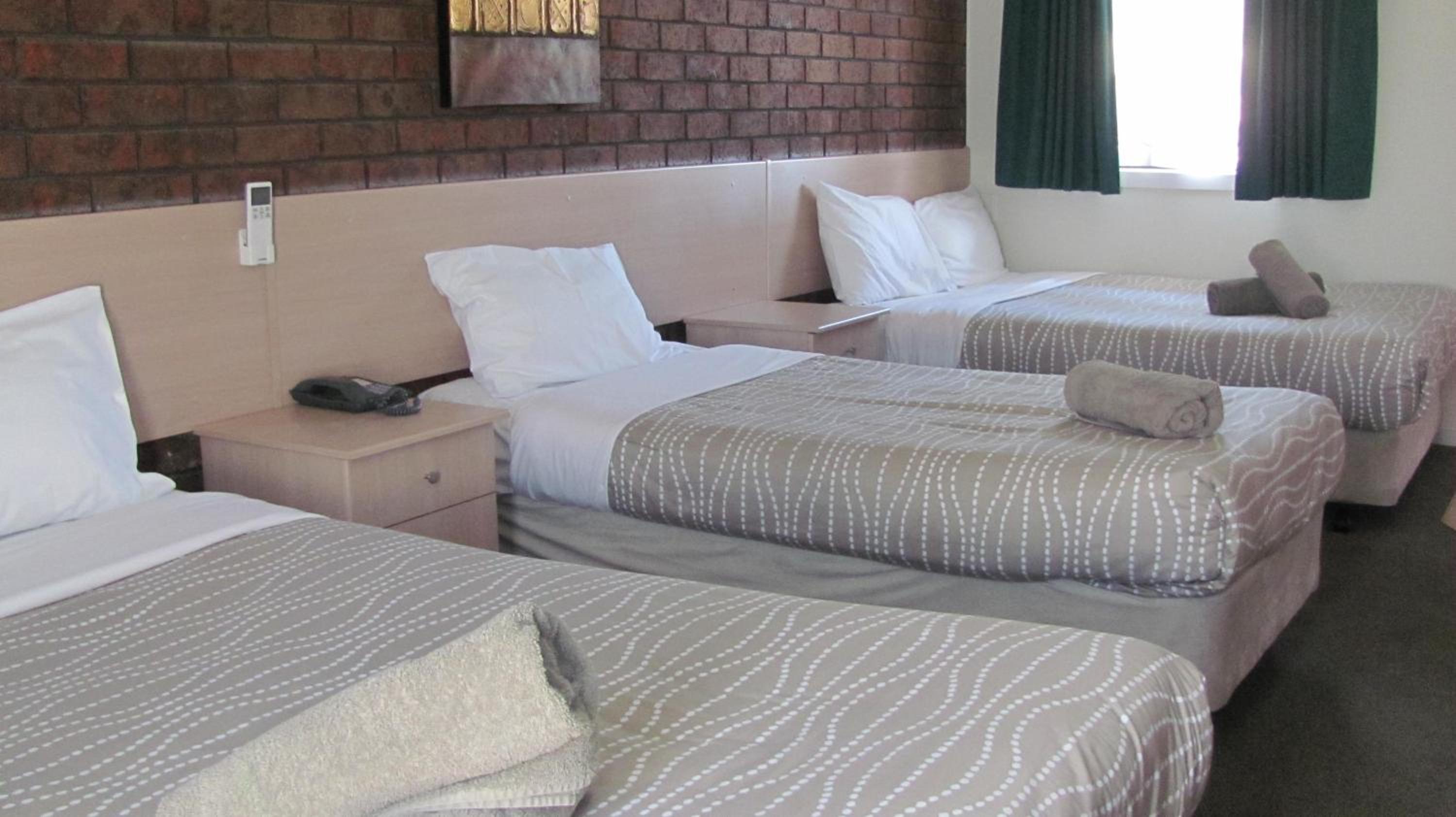 Family Room - Photo 5