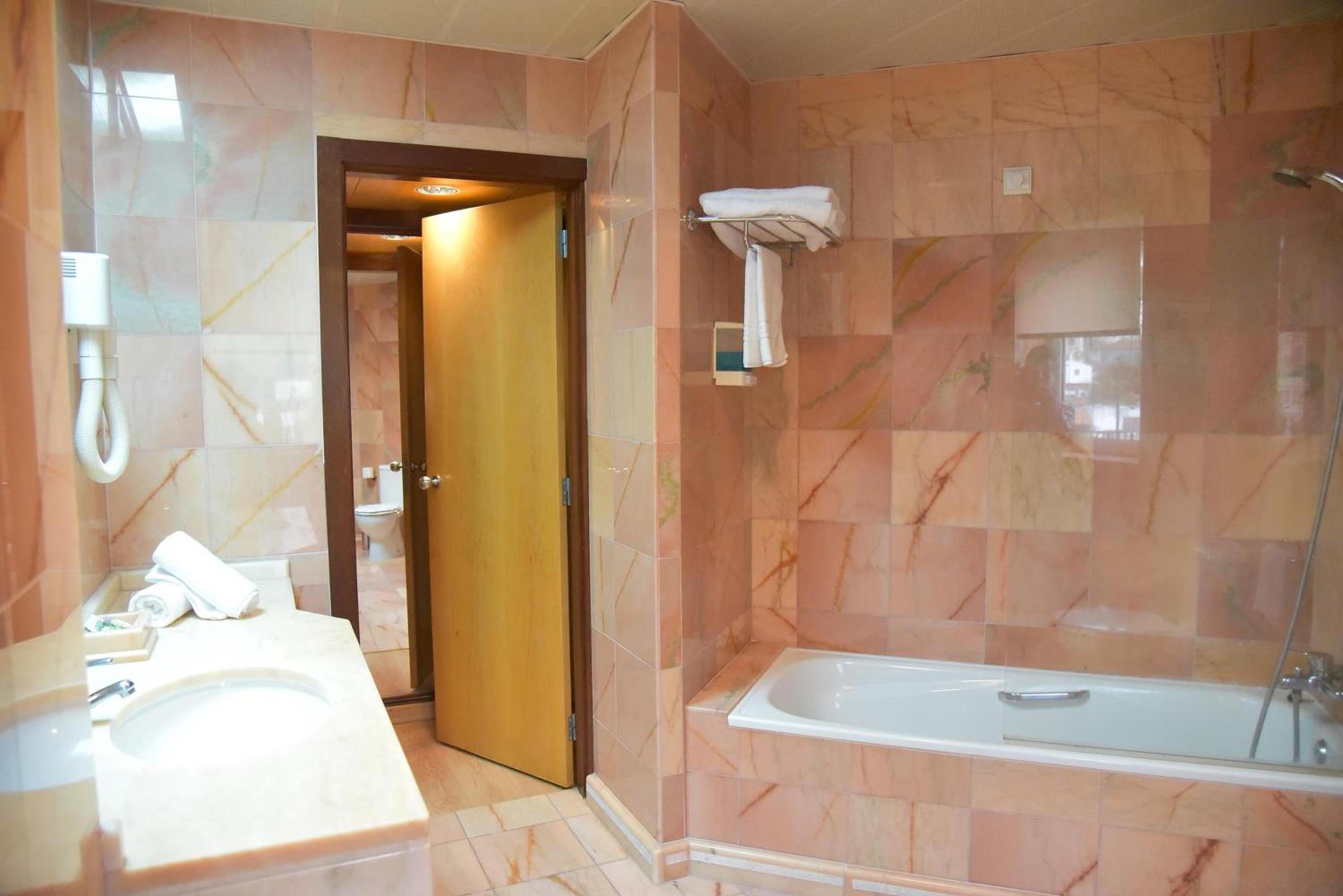 Superior Double or Twin Room photo 3