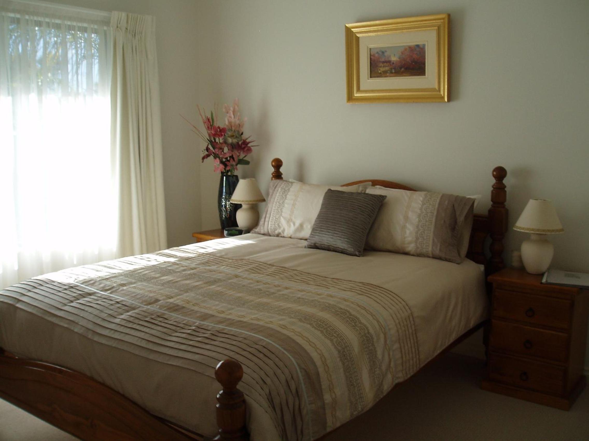 Deluxe Queen Room 1