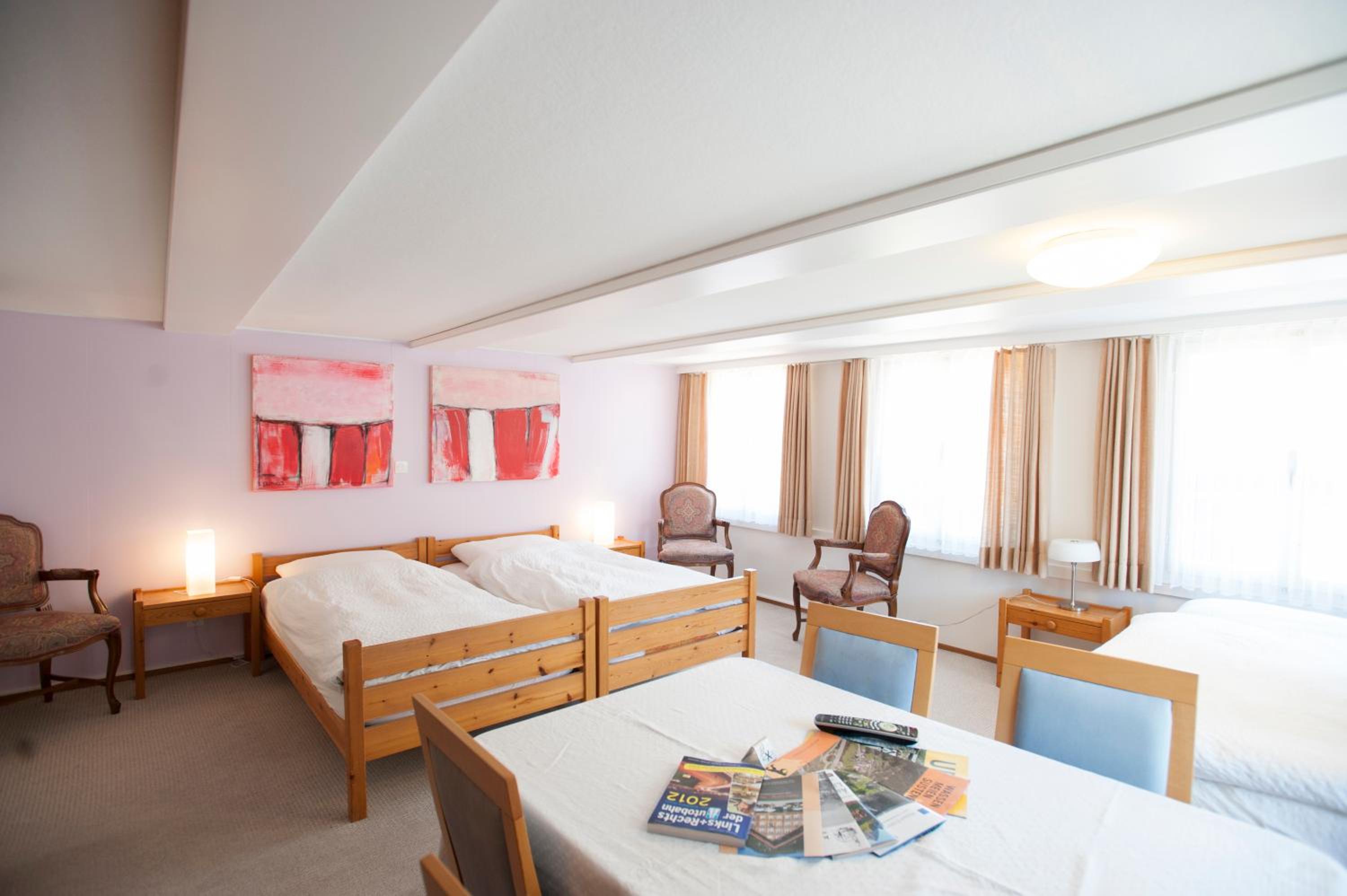 Quintuple Room with Private Bathroom photo 3