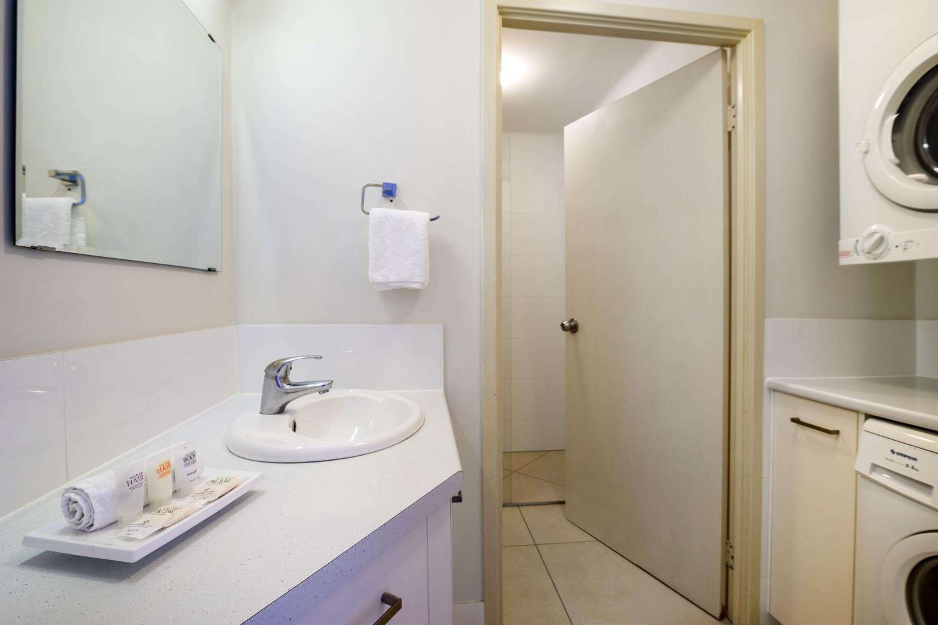Ground Floor Motel - Photo 3