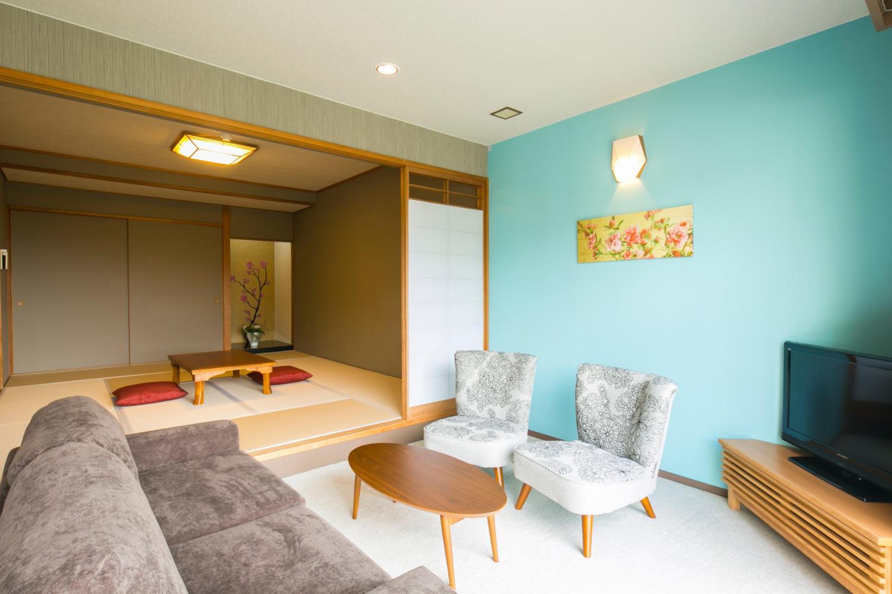 Japanese-Style Quadruple Room with Shared Bathroom photo 1