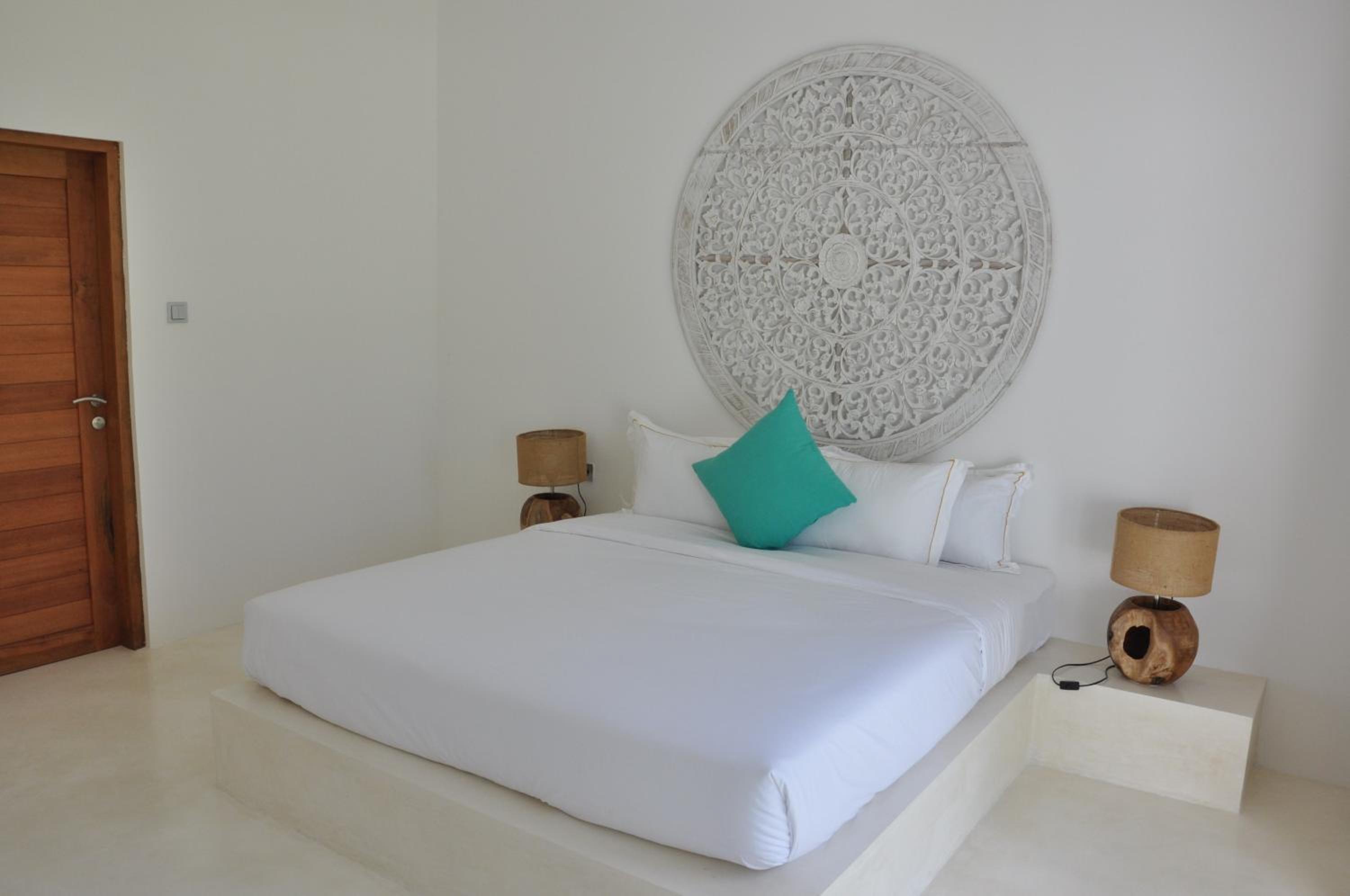 Two-Bedroom House - Photo 17