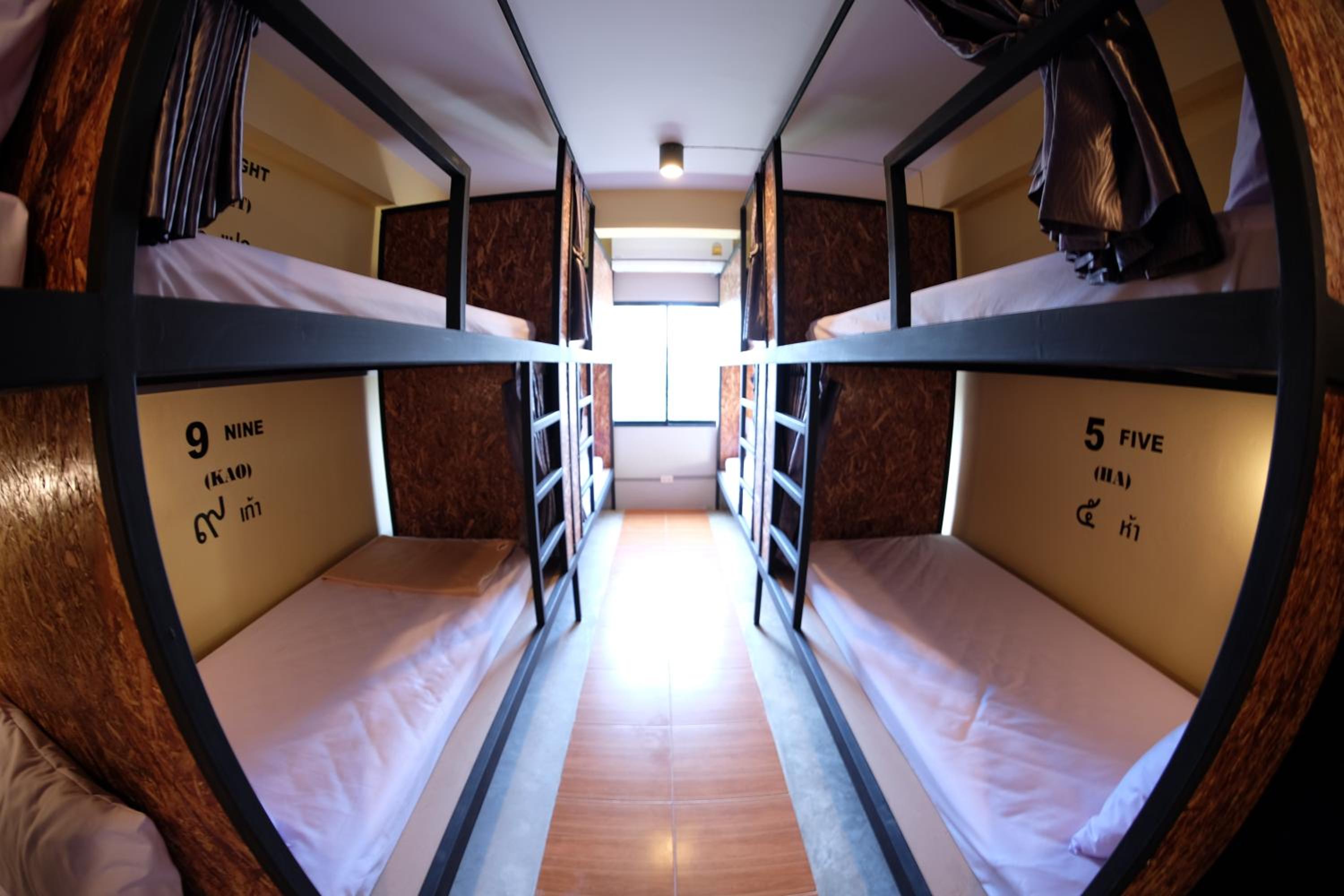Bed in 10-Bed Mixed Dormitory Room photo 2