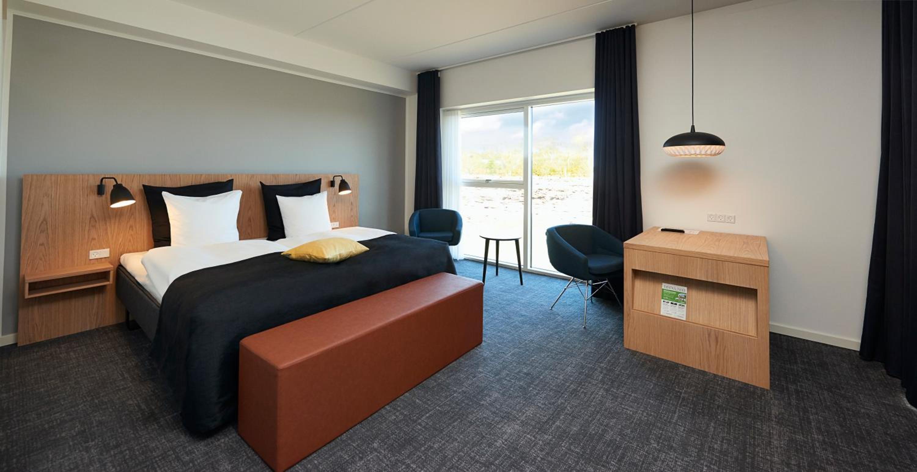 Superior King Room with Balcony or Terrace - Photo 9