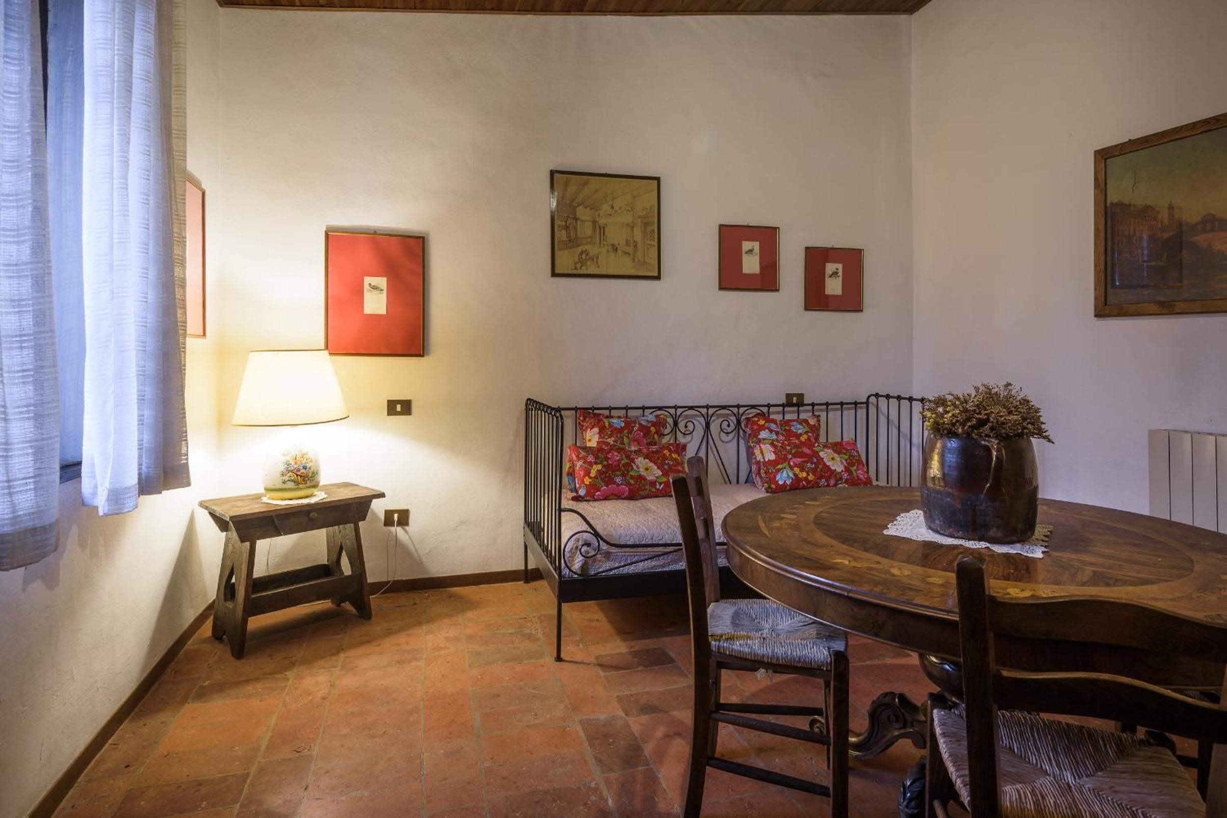 Two-Bedroom Apartment with Balcony photo 2