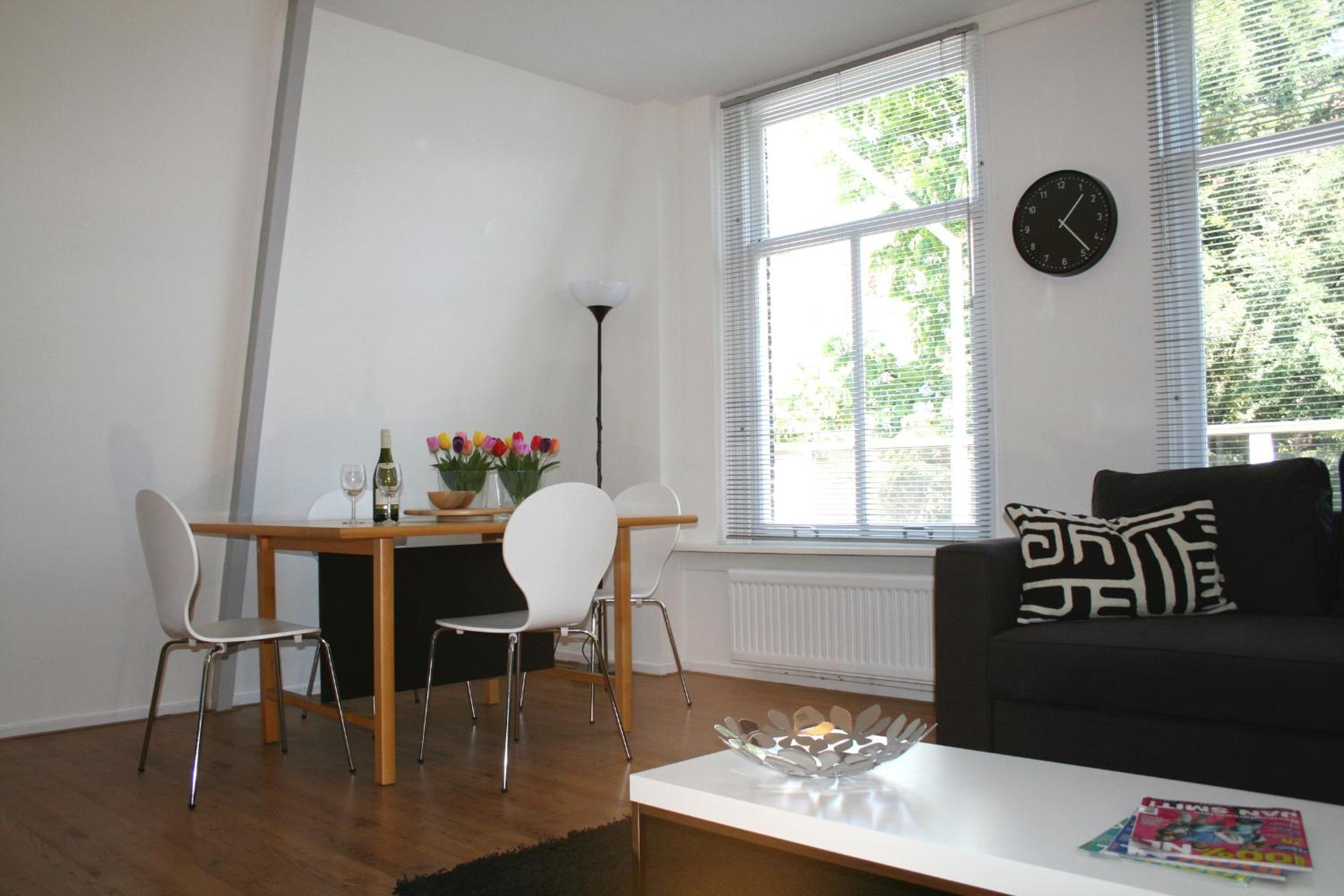 One-Bedroom Apartment photo 2