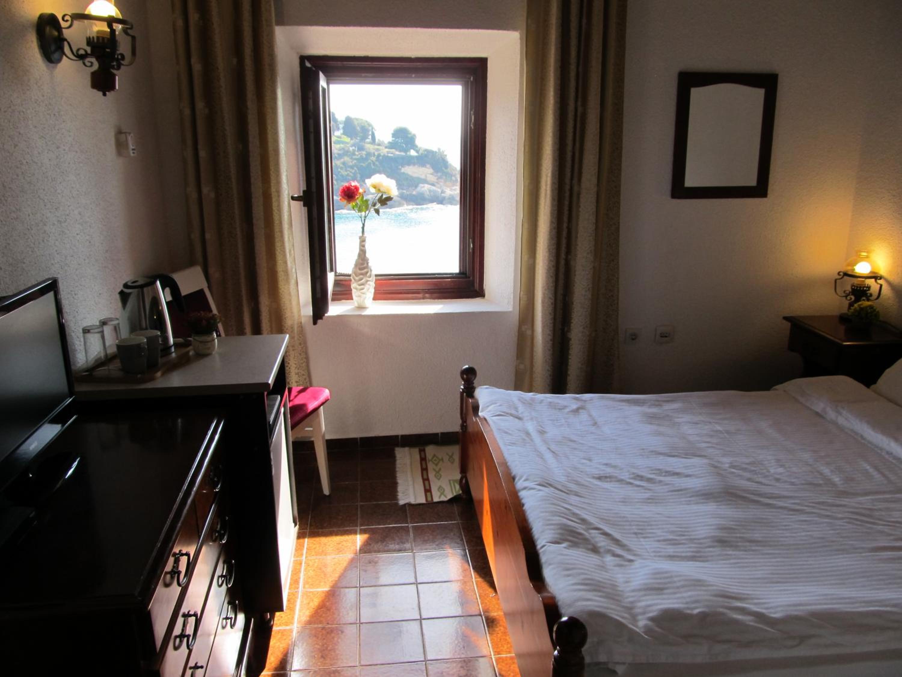 Double Room with Sea View photo 1
