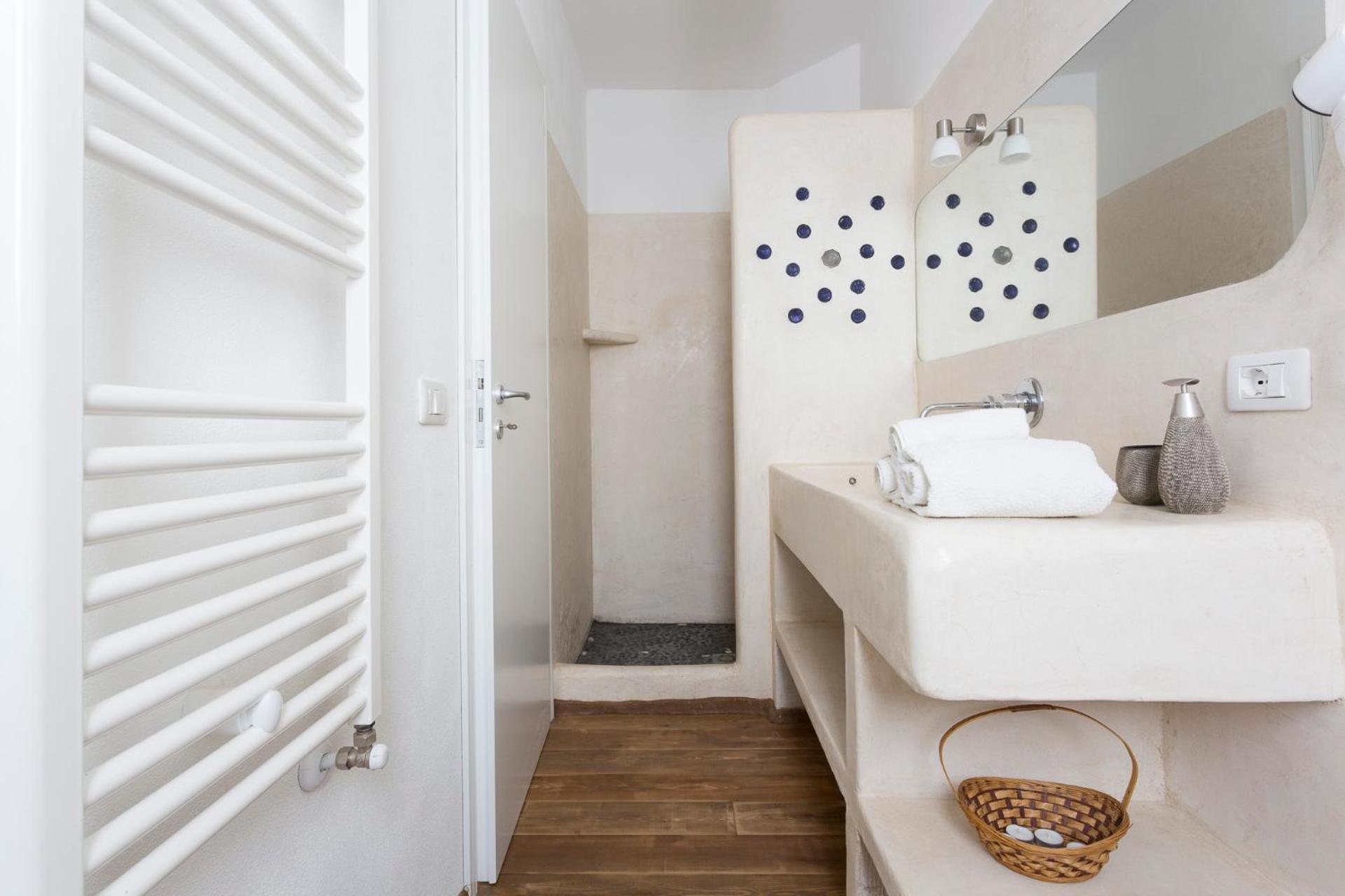 Deluxe Double Room with Balcony photo 2