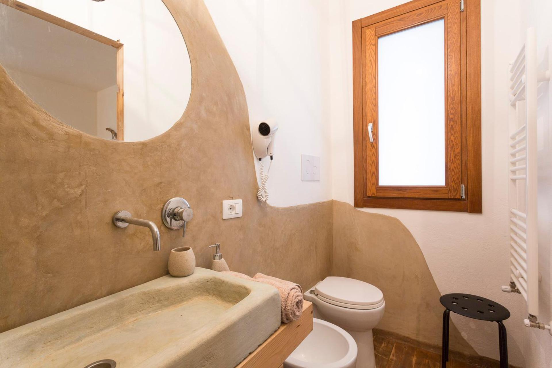Double or Twin Room with Private Bathroom photo 3