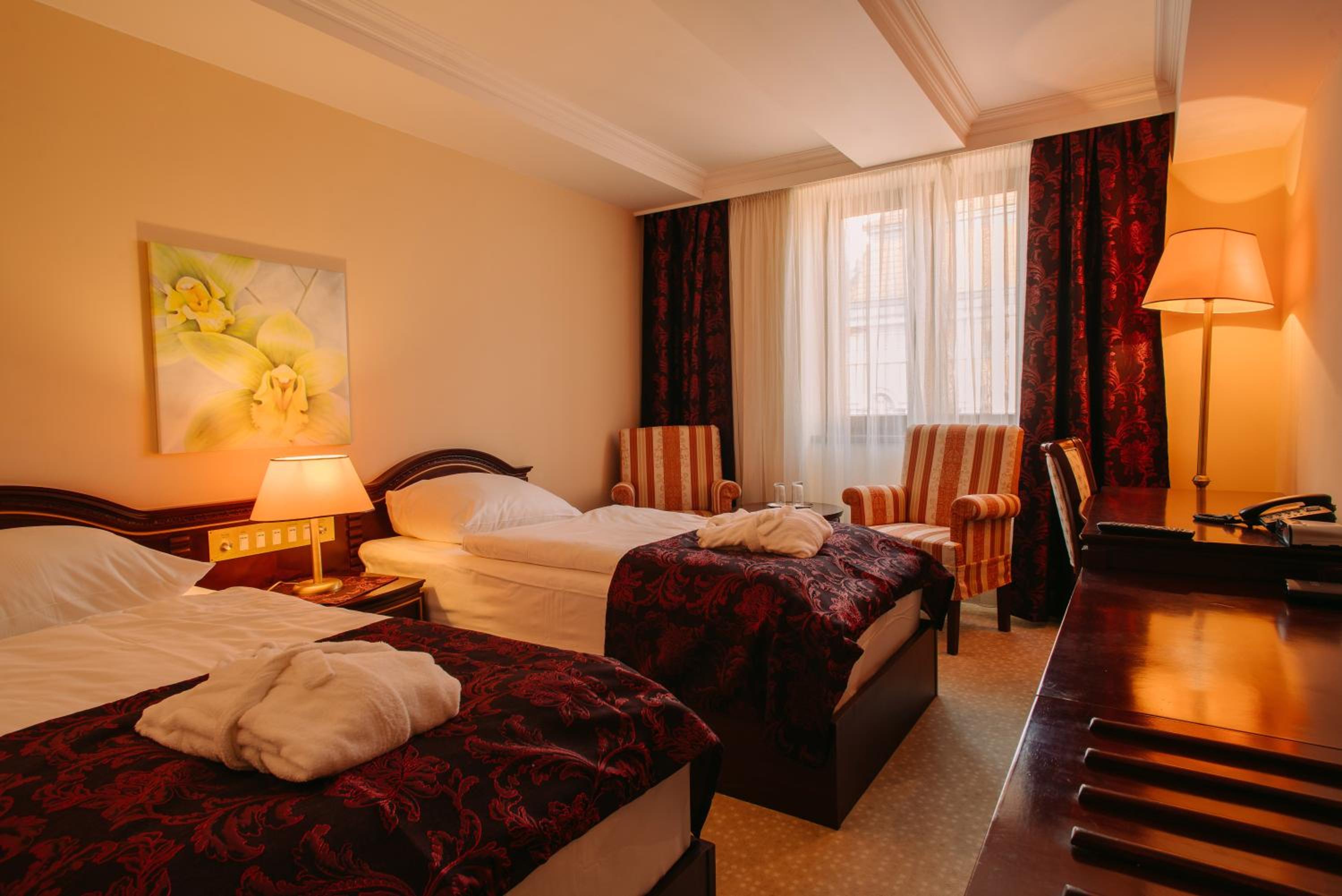 Economy Twin Room photo 1